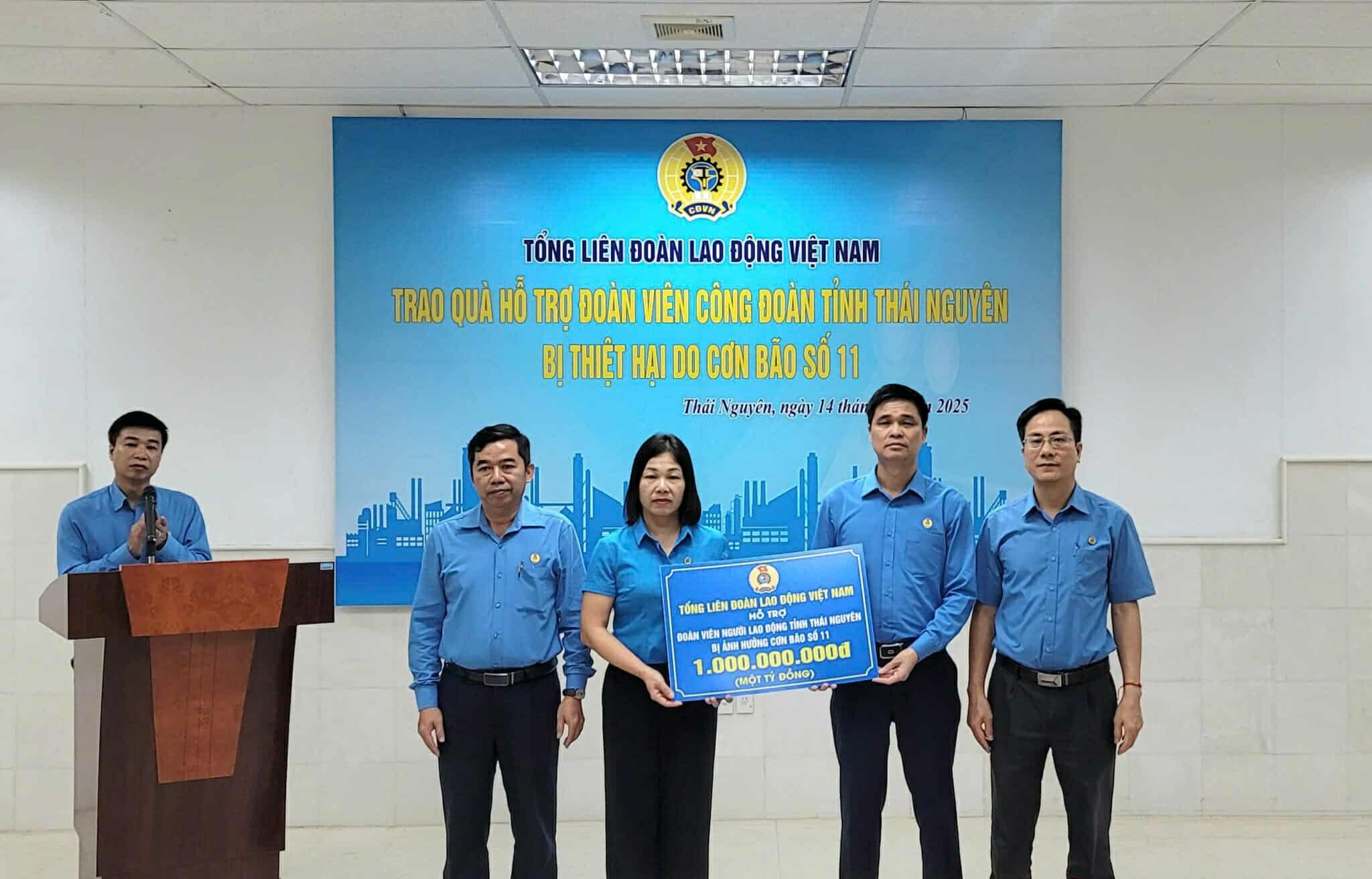 Tổng Liên đoàn lao động Việt Nam thăm hỏi , hỗ trợ người lao động tại Thái Nguyên - Ảnh 1.
