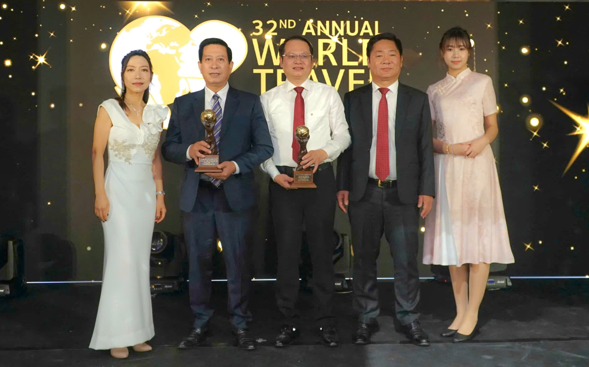 Phong Nha - Kẻ B&agrave;ng gi&agrave;nh c&uacute; đ&uacute;p giải thưởng du lịch Thế giới 2025 - Ảnh 2.