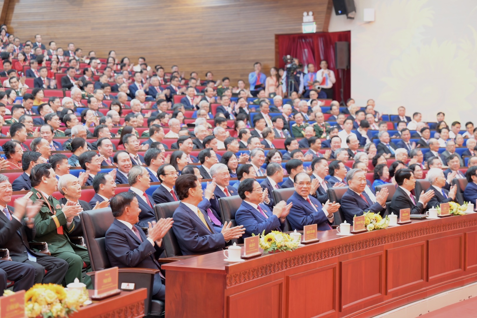 Đang diễn ra lễ khai mạc Đại hội Đại biểu Đảng bộ TP HCM lần thứ I - Ảnh 5.