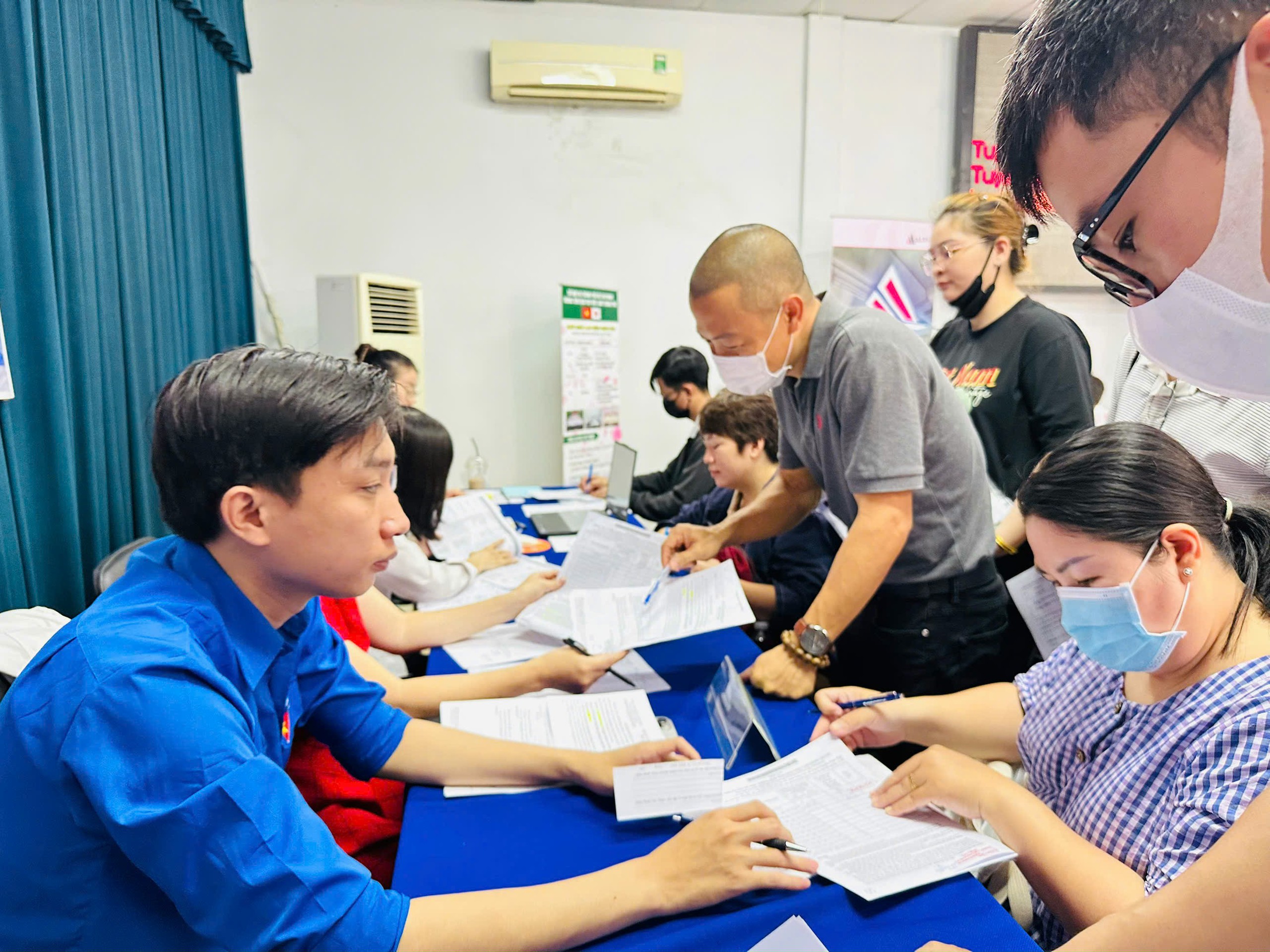 Sắp tới, trường hợp n&agrave;o được giảm, tạm dừng đ&oacute;ng bảo hiểm thất nghiệp - Ảnh 1.