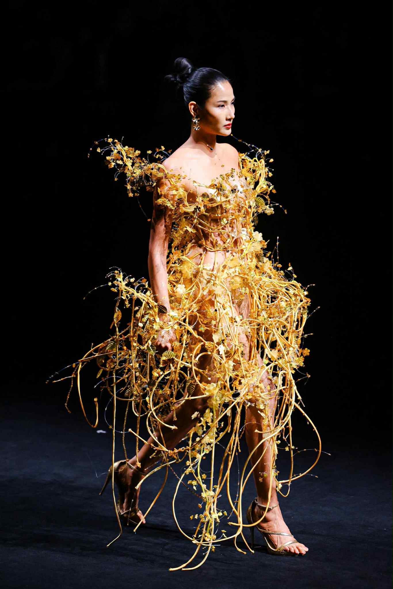 Dấu ấn Thanh Hương B&ugrave;i ở Shanghai fashion week Xu&acirc;n h&egrave; 2026   - Ảnh 1.