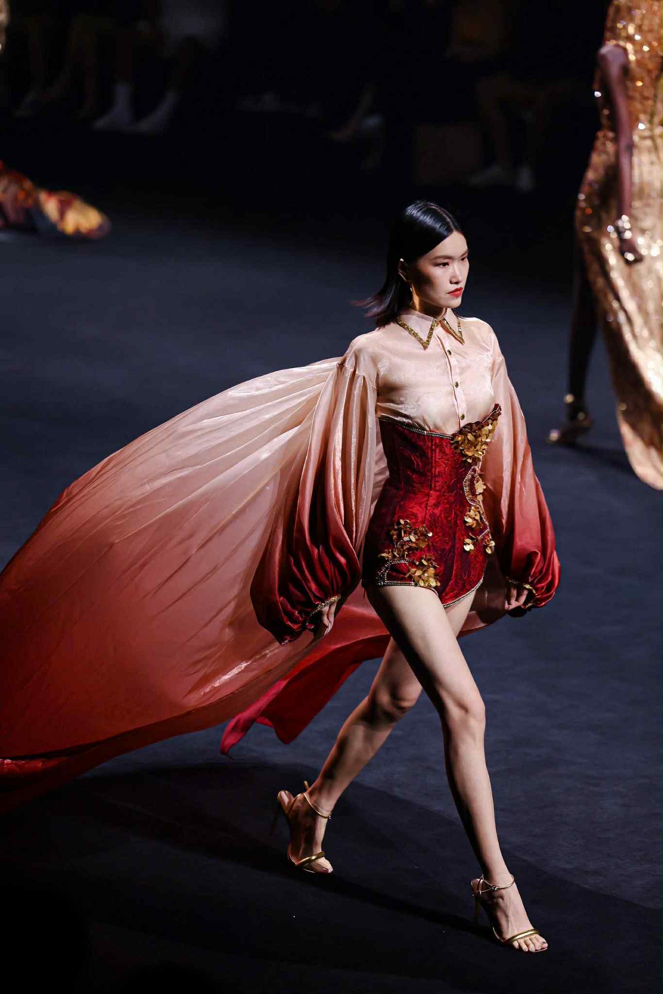 Dấu ấn Thanh Hương B&ugrave;i ở Shanghai fashion week Xu&acirc;n h&egrave; 2026   - Ảnh 4.