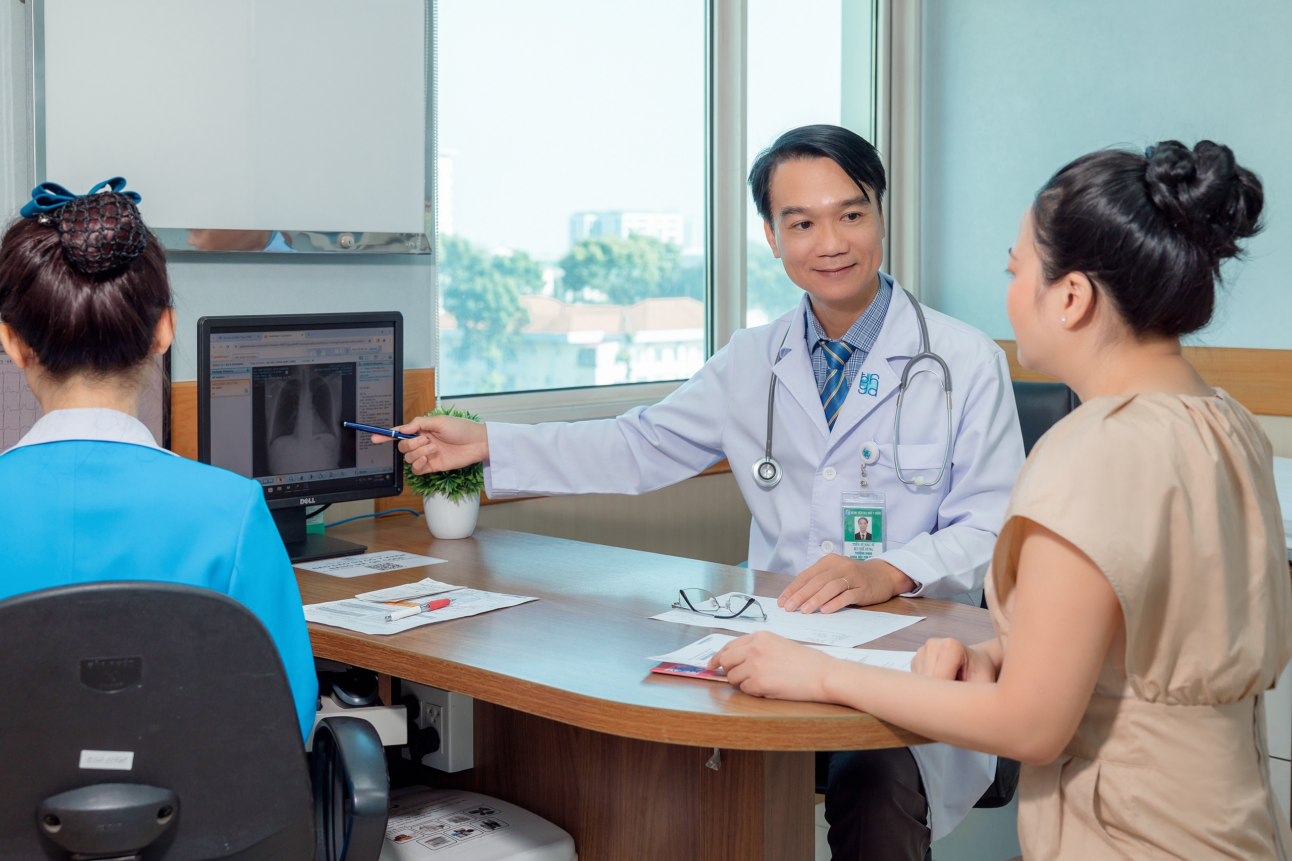 Chưa 30 đ&atilde; đột quỵ, b&aacute;c sĩ chỉ ra những th&oacute;i quen &ldquo;nu&ocirc;i&rdquo; bệnh - Ảnh 1.