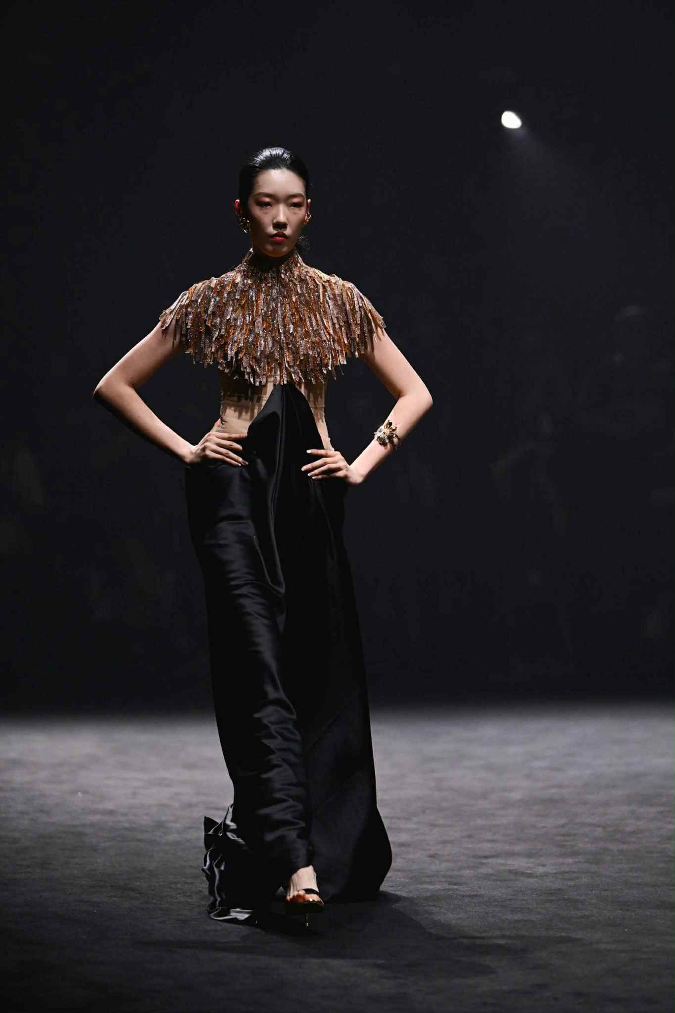 Dấu ấn Thanh Hương B&ugrave;i ở Shanghai fashion week Xu&acirc;n h&egrave; 2026   - Ảnh 2.