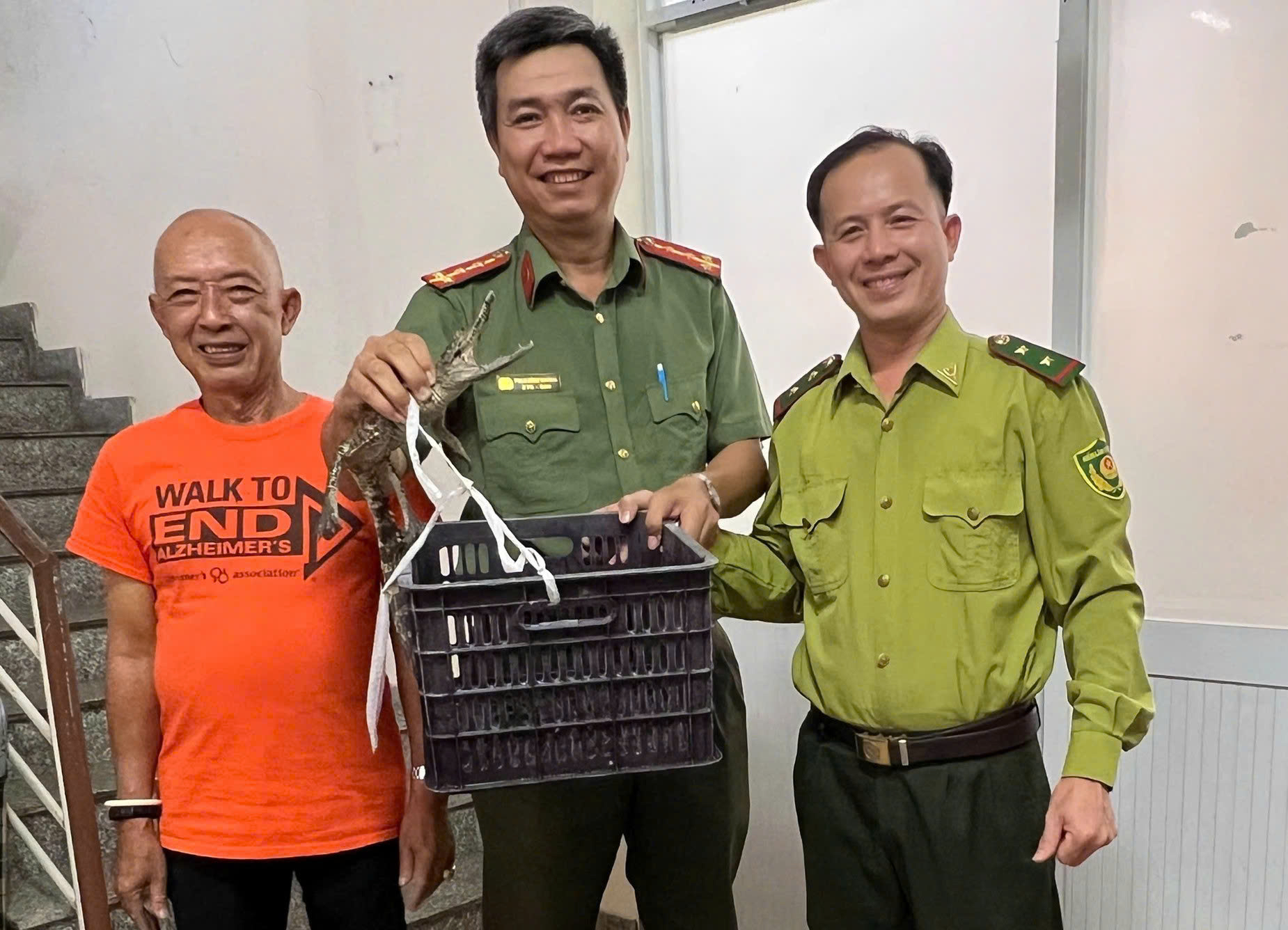 Ph&aacute;t hiện con c&aacute; sấu trong nh&agrave; d&acirc;n ở TP HCM - Ảnh 1.