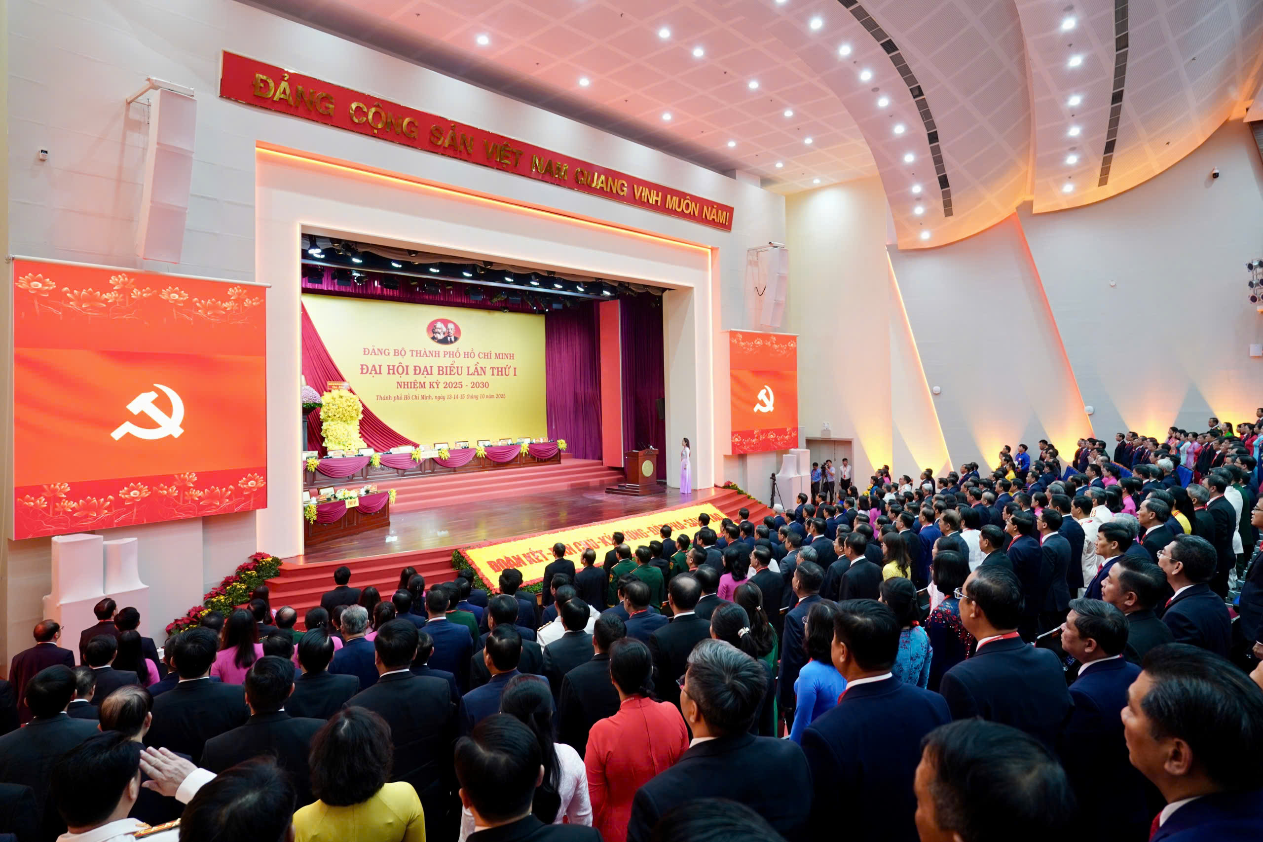 Nghị quyết Đại hội đại biểu Đảng bộ TP HCM: 30 chỉ ti&ecirc;u - 3 đột ph&aacute; - 10 nh&oacute;m nhiệm vụ - Ảnh 3.