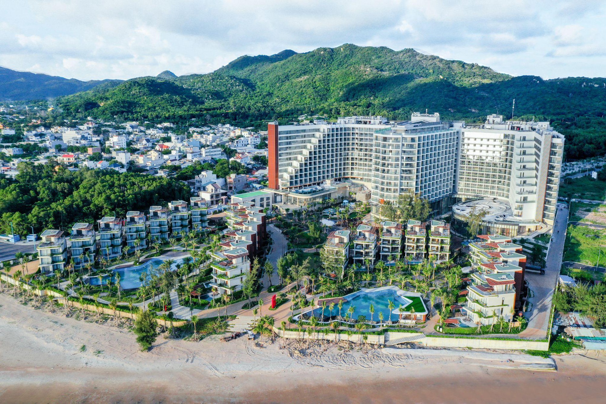Charm Resort Long Hải: Vượng khí hội tụ, tài lộc khai mở tại vùng đất “vượng sơn - đắc thủy” - Ảnh 2.
