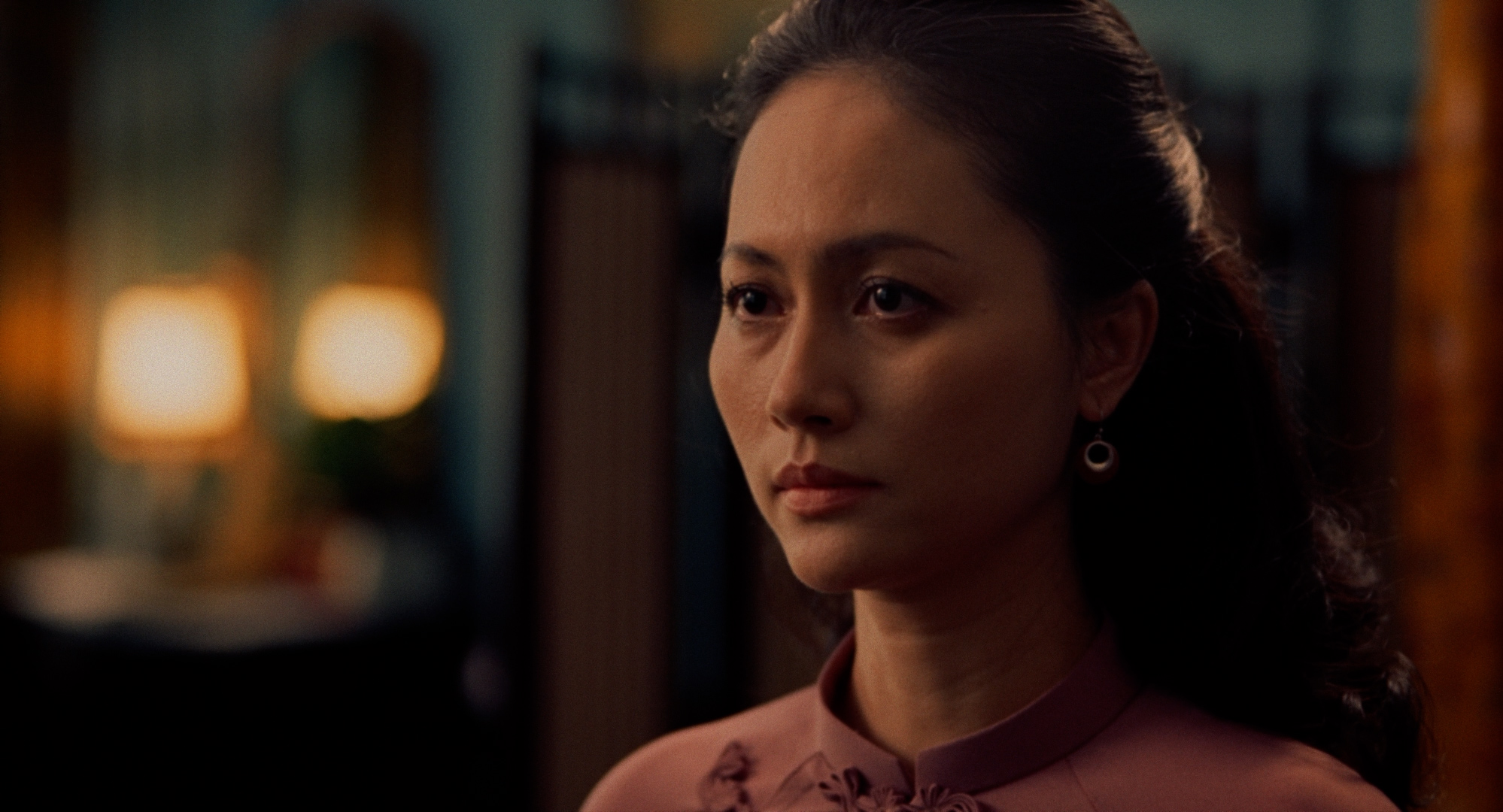 Li&ecirc;n Bỉnh Ph&aacute;t v&agrave; Đỗ Thị Hải Yến l&atilde;ng mạn trong "Qu&aacute;n Kỳ Nam" - Ảnh 2.