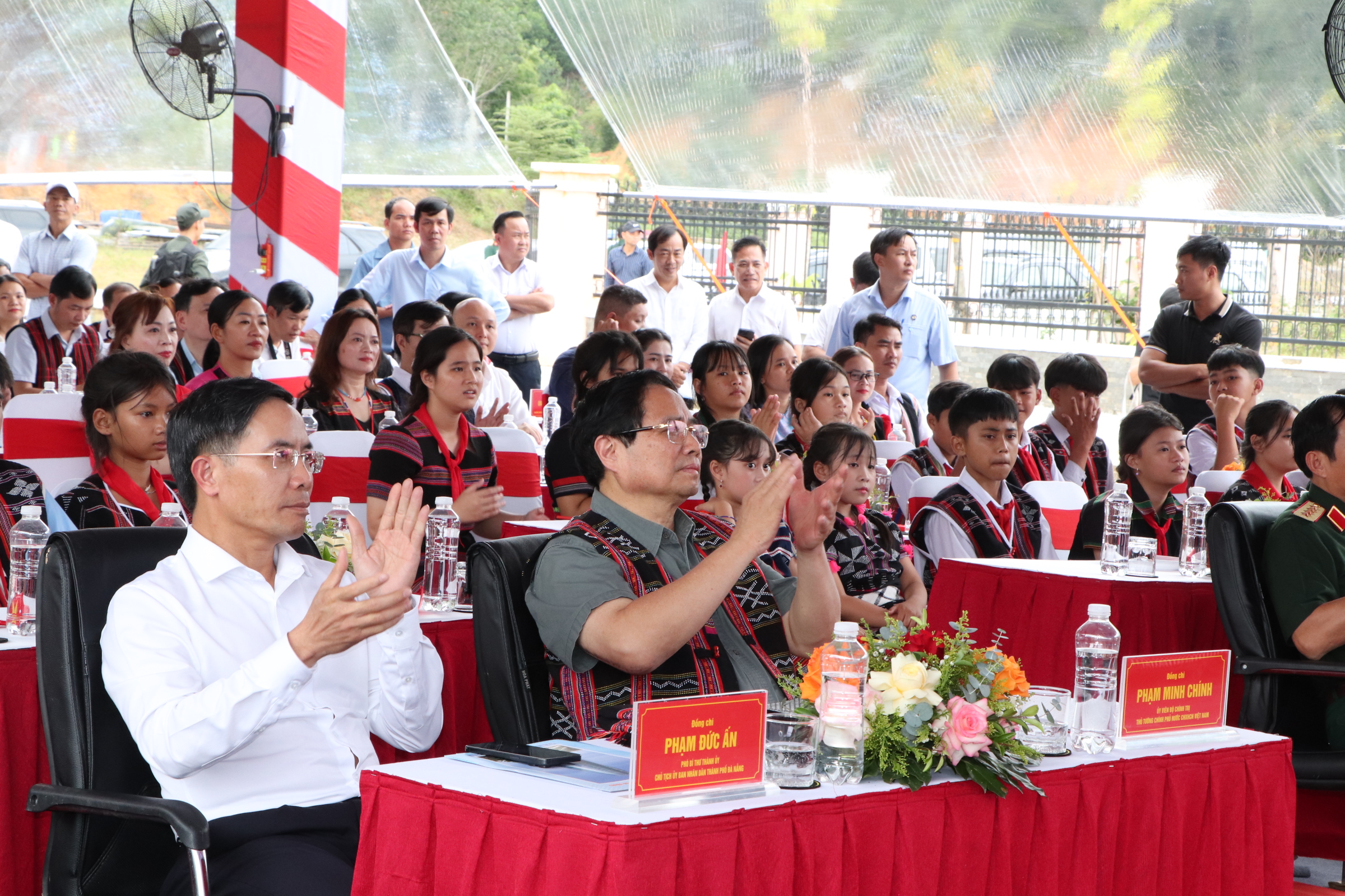 Thủ tướng Phạm Minh Ch&iacute;nh khởi c&ocirc;ng trường học mới ở bi&ecirc;n giới Đ&agrave; Nẵng - Ảnh 14.