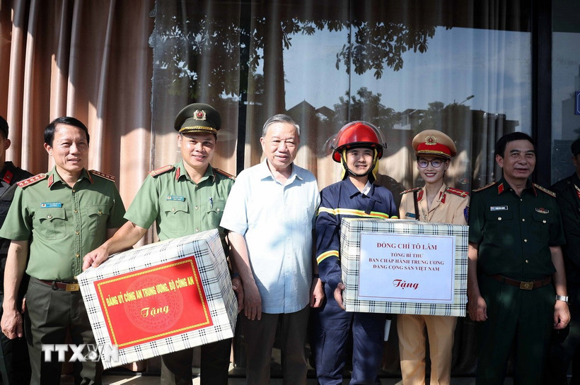 Tổng B&iacute; thư T&ocirc; L&acirc;m kiểm tra c&ocirc;ng t&aacute;c khắc phục hậu quả b&atilde;o, lụt tại Th&aacute;i Nguy&ecirc;n - Ảnh 2.