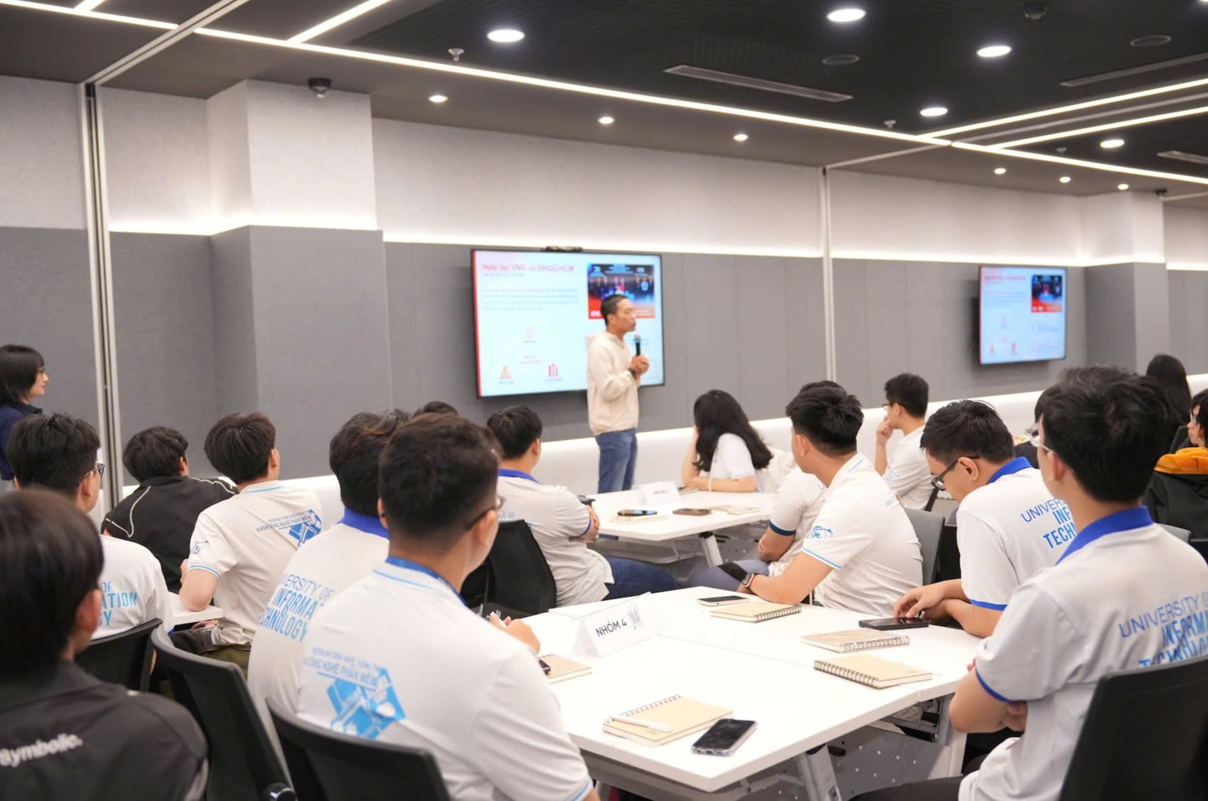 Đột ph&aacute; đ&agrave;o tạo nh&acirc;n lực b&aacute;n dẫn - Ảnh 1.