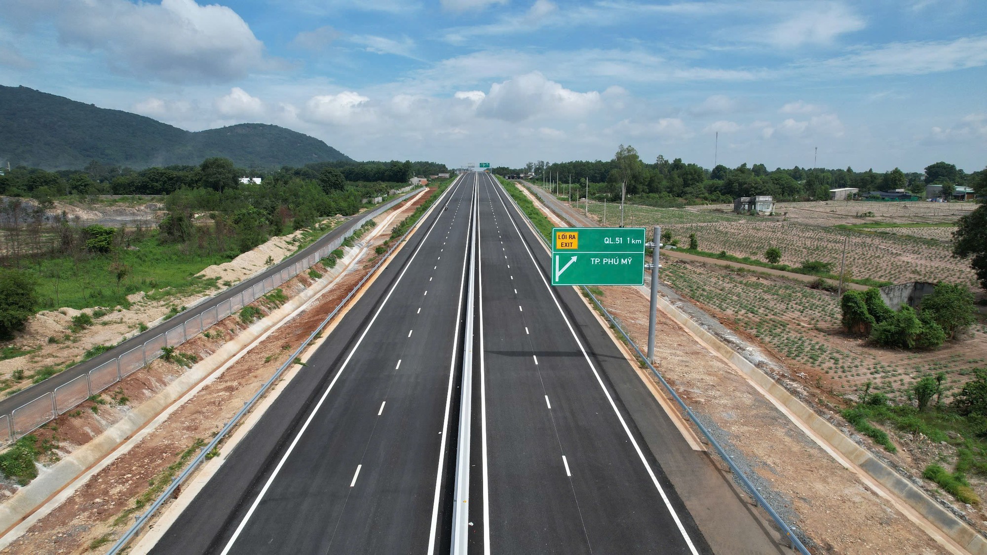 Ph&oacute; B&iacute; thư Th&agrave;nh ủy TP HCM V&otilde; Văn Minh khảo s&aacute;t c&aacute;c tuyến giao th&ocirc;ng trọng điểm kết nối - Ảnh 2.