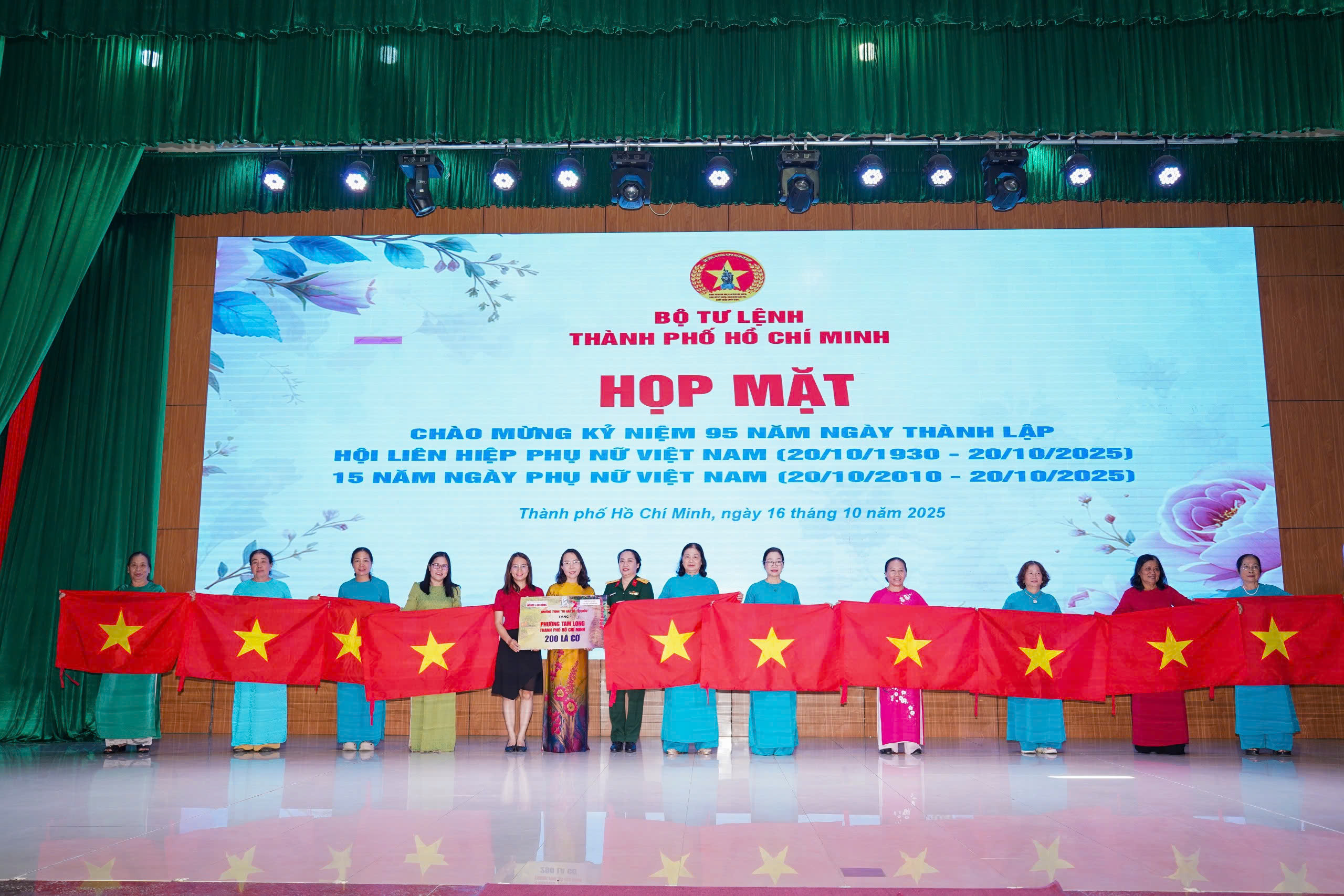 Nhiều hoạt động &yacute; nghĩa của Bộ Tư lệnh TP HCM ch&agrave;o mừng Ng&agrave;y Phụ nữ Việt Nam - Ảnh 3.