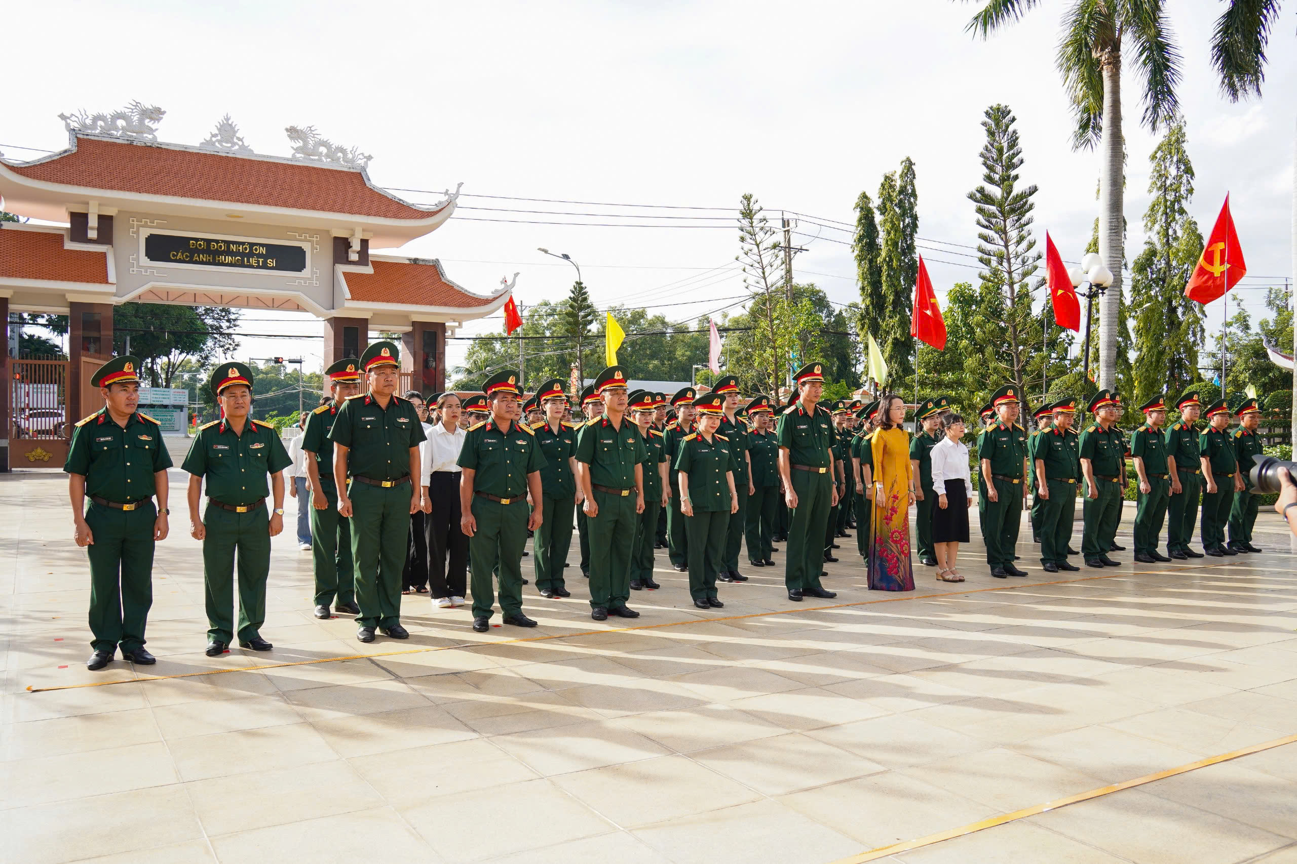 Nhiều hoạt động &yacute; nghĩa của Bộ Tư lệnh TP HCM ch&agrave;o mừng Ng&agrave;y Phụ nữ Việt Nam - Ảnh 1.