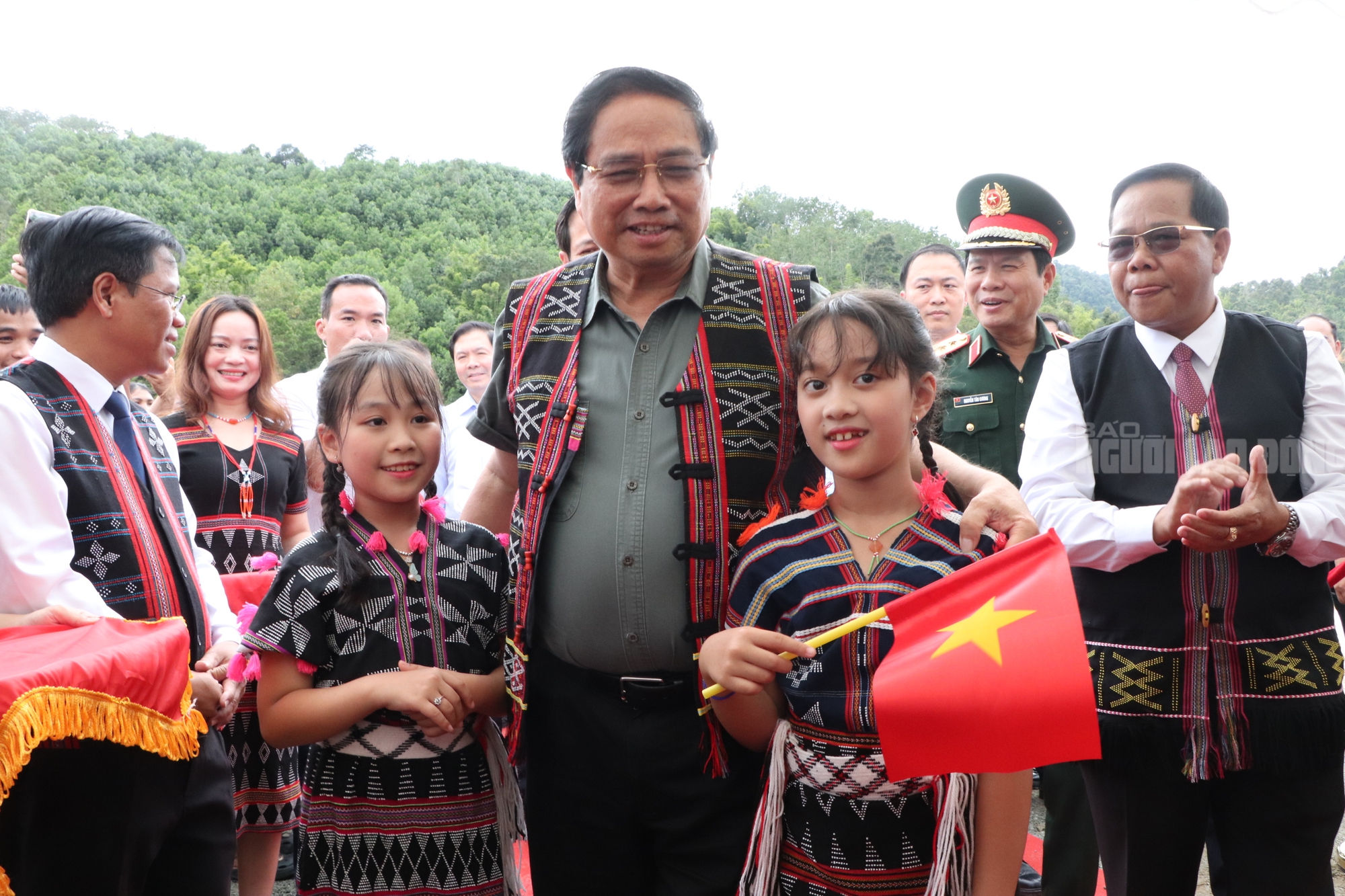 Thủ tướng Phạm Minh Ch&iacute;nh khởi c&ocirc;ng trường học mới ở bi&ecirc;n giới Đ&agrave; Nẵng - Ảnh 1.