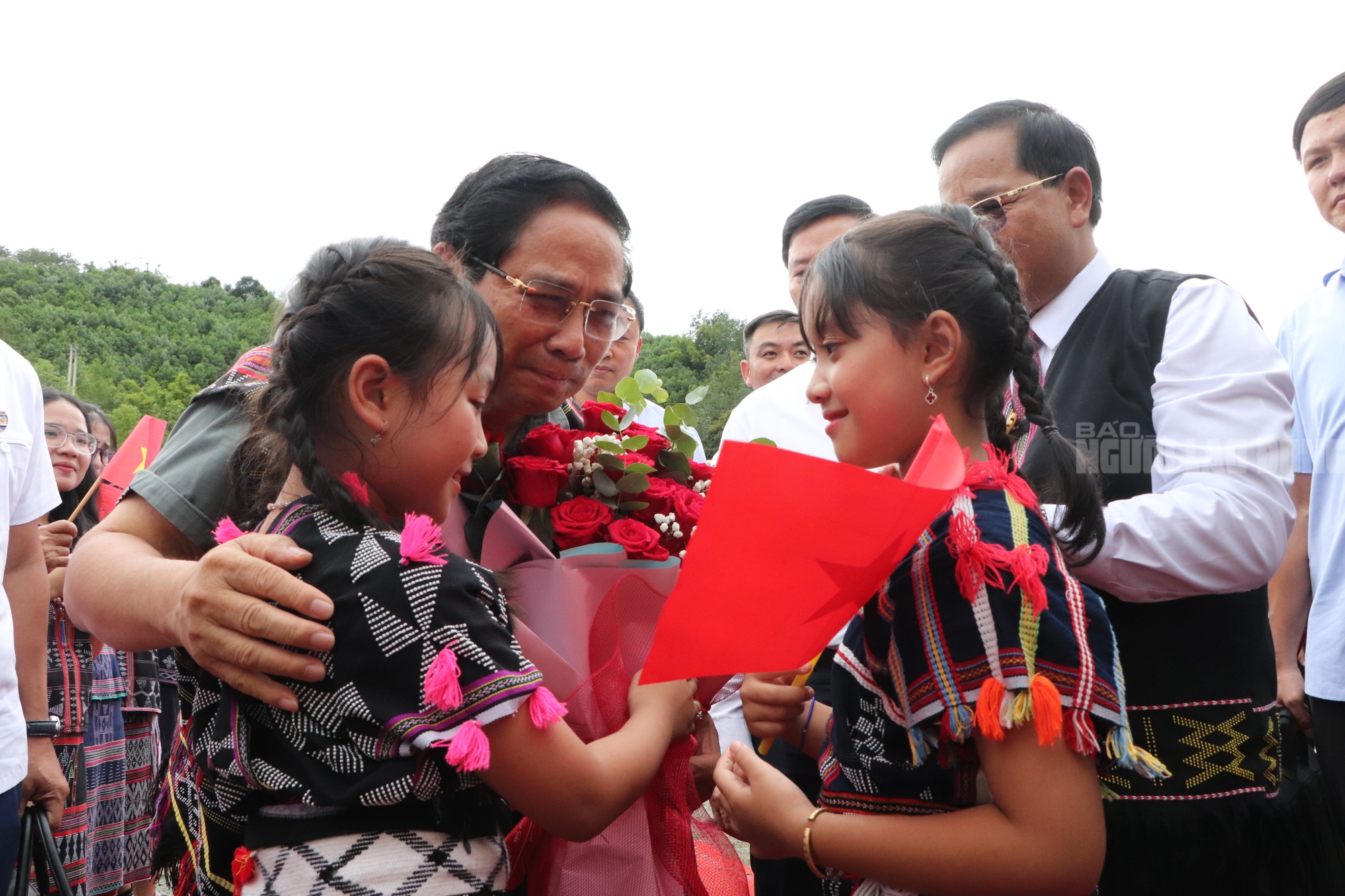 Thủ tướng Phạm Minh Ch&iacute;nh khởi c&ocirc;ng trường học mới ở bi&ecirc;n giới Đ&agrave; Nẵng - Ảnh 2.