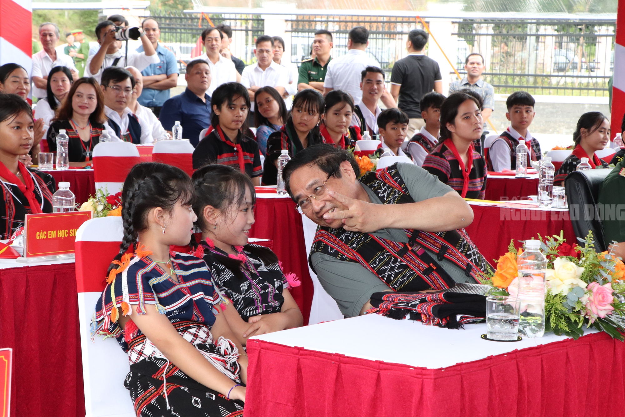 Thủ tướng Phạm Minh Ch&iacute;nh khởi c&ocirc;ng trường học mới ở bi&ecirc;n giới Đ&agrave; Nẵng - Ảnh 13.
