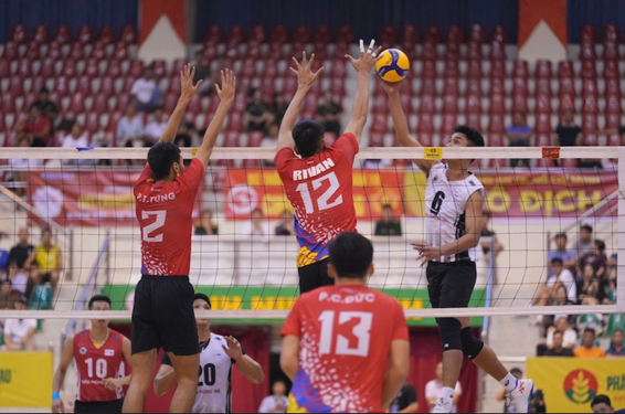 CLB Bi&ecirc;n Ph&ograve;ng bảo vệ th&agrave;nh c&ocirc;ng ng&ocirc;i vương - Ảnh 1.