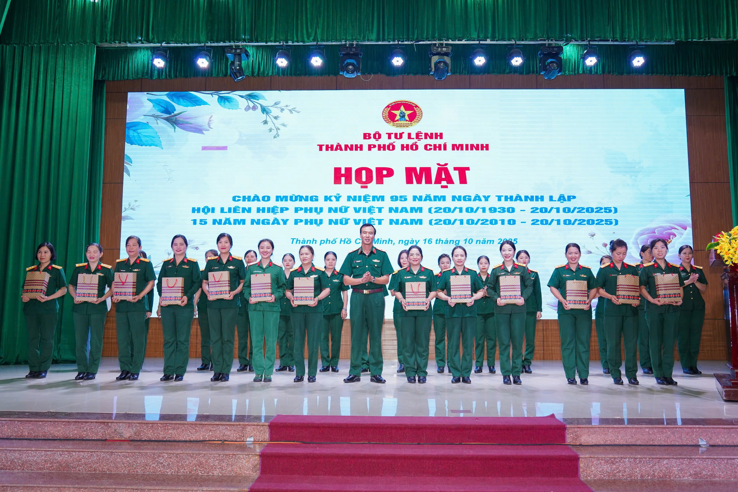 Nhiều hoạt động &yacute; nghĩa của Bộ Tư lệnh TP HCM ch&agrave;o mừng Ng&agrave;y Phụ nữ Việt Nam - Ảnh 8.