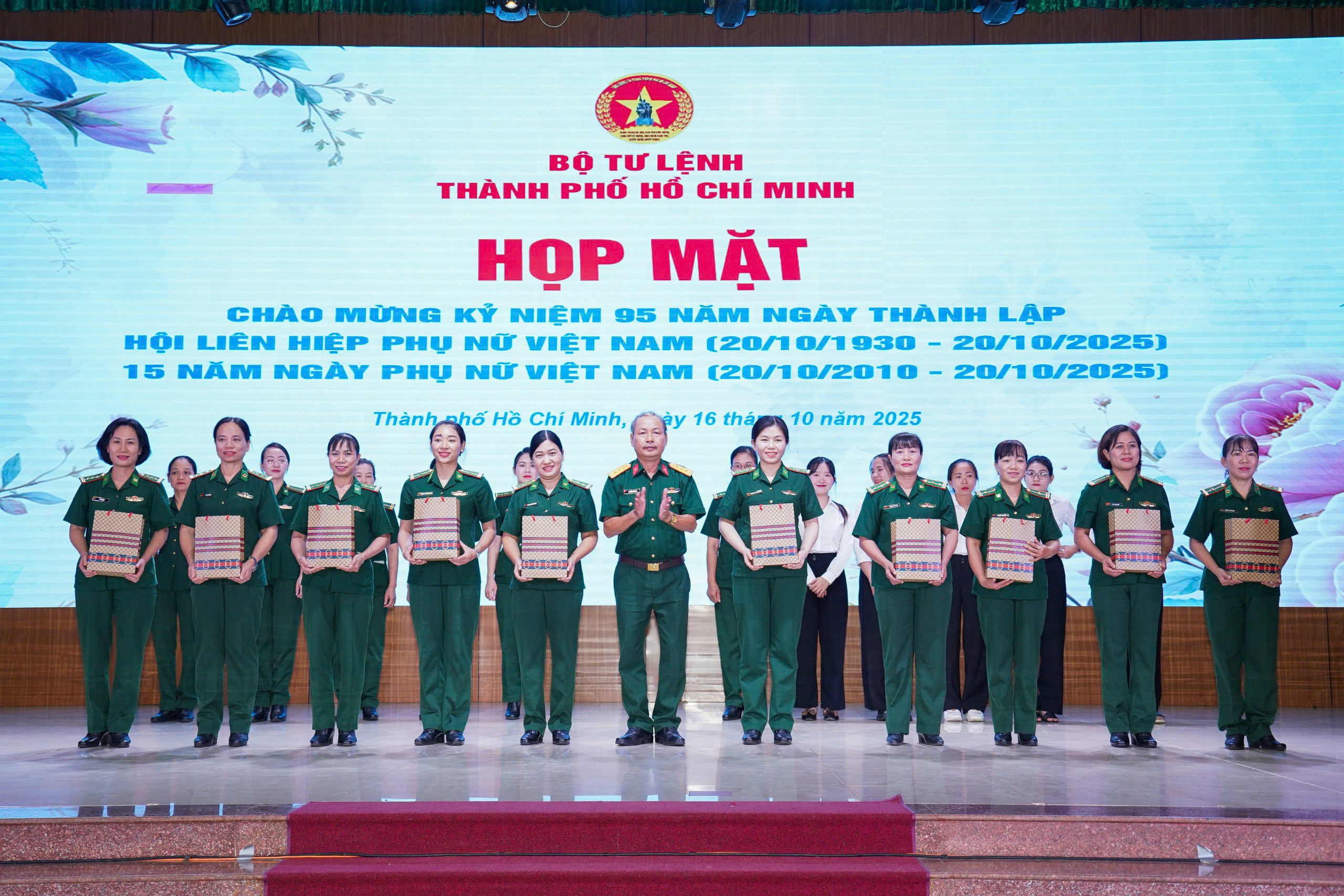 Nhiều hoạt động &yacute; nghĩa của Bộ Tư lệnh TP HCM ch&agrave;o mừng Ng&agrave;y Phụ nữ Việt Nam - Ảnh 10.