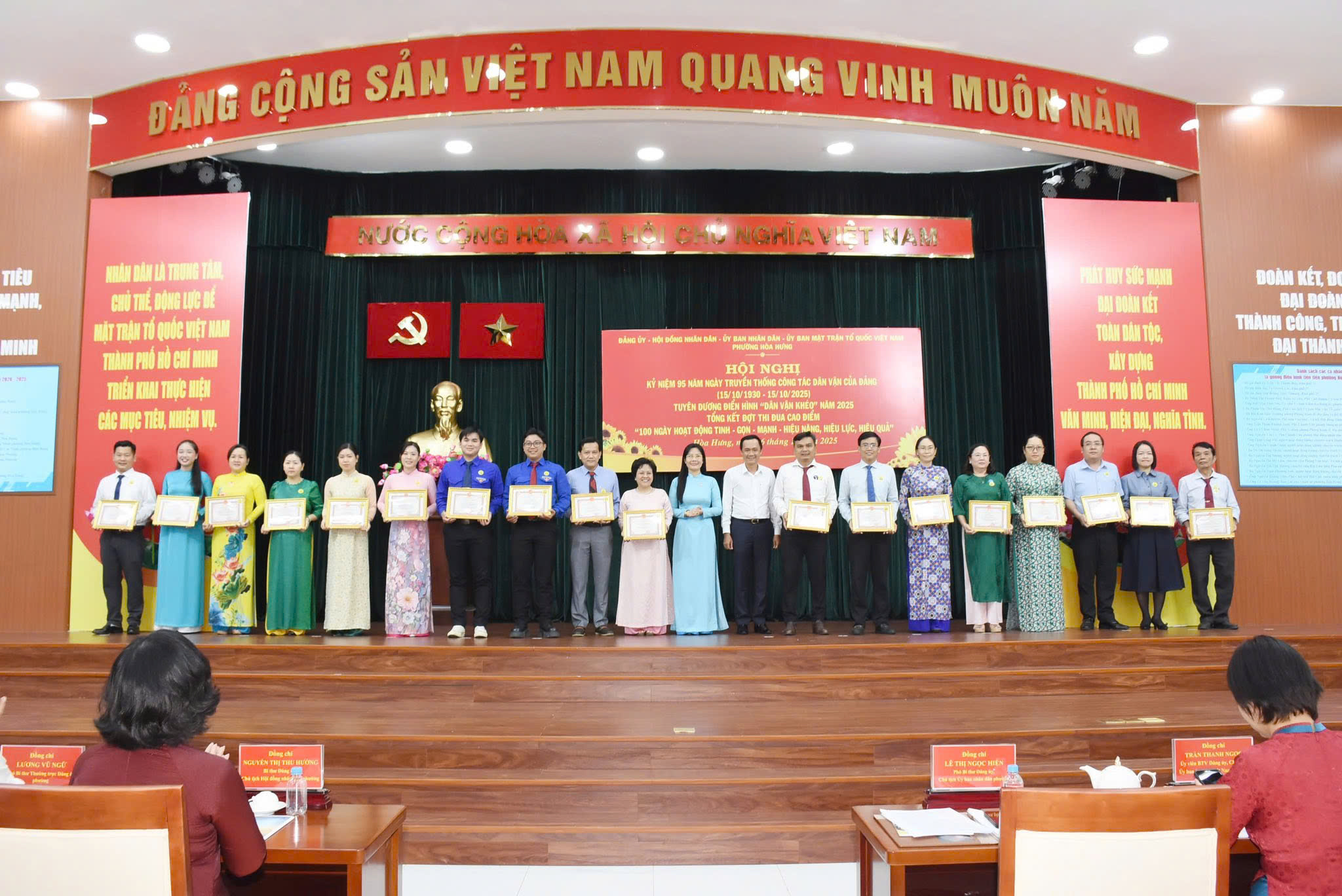 107 ng&agrave;y "vượt qua ch&iacute;nh m&igrave;nh" của c&aacute;n bộ phường H&ograve;a Hưng, TP HCM - Ảnh 4.