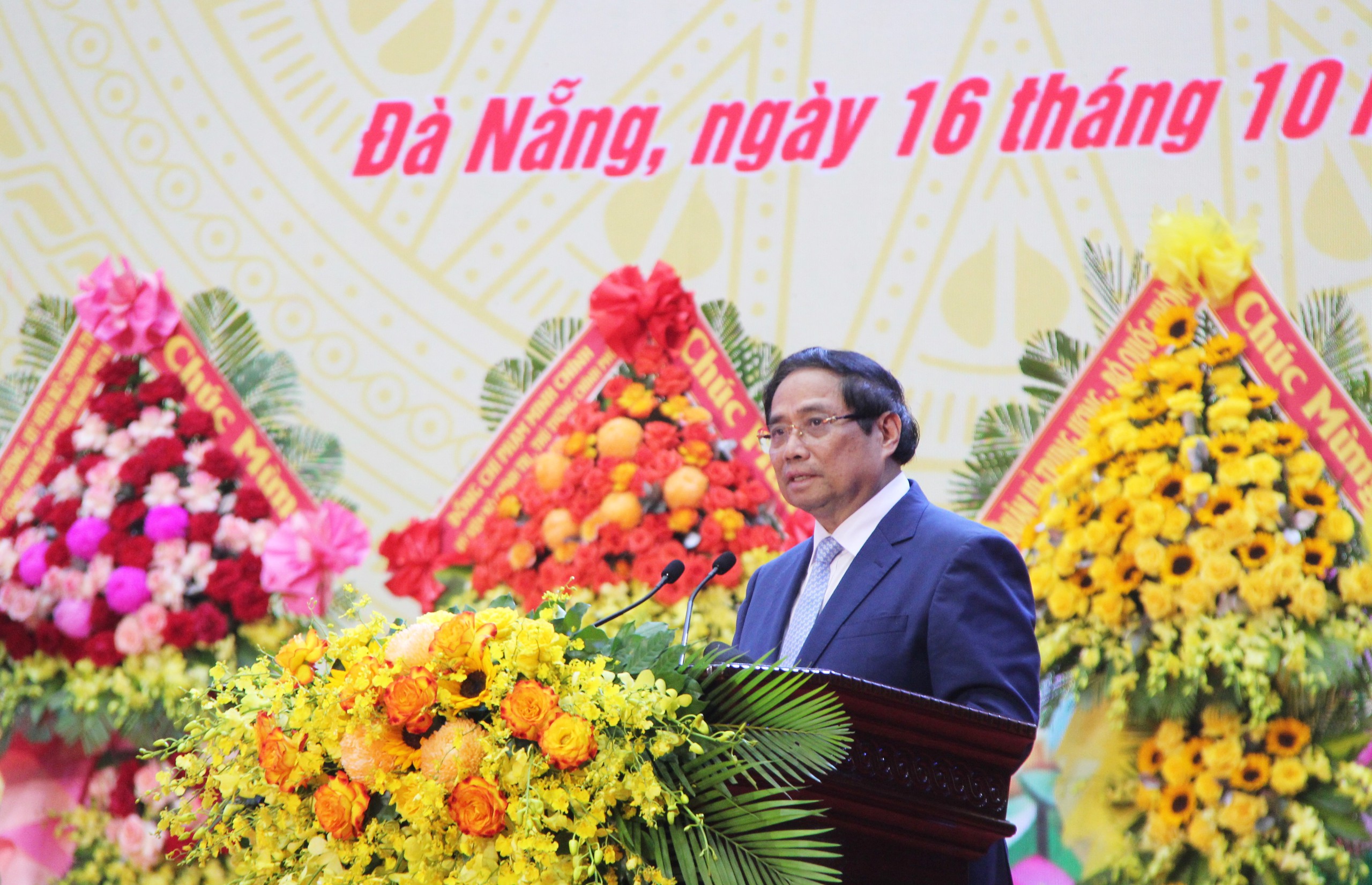 Thủ tướng Phạm Minh Ch&iacute;nh dự lễ kỷ niệm 80 năm Lực lượng vũ trang Qu&acirc;n khu 5 - Ảnh 1.