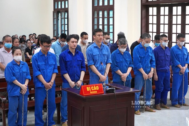 Nh&oacute;m l&atilde;nh đạo Hải quan nhận hối lộ , bu&ocirc;n lậu lĩnh &aacute;n t&ugrave; nặng nề - Ảnh 3.