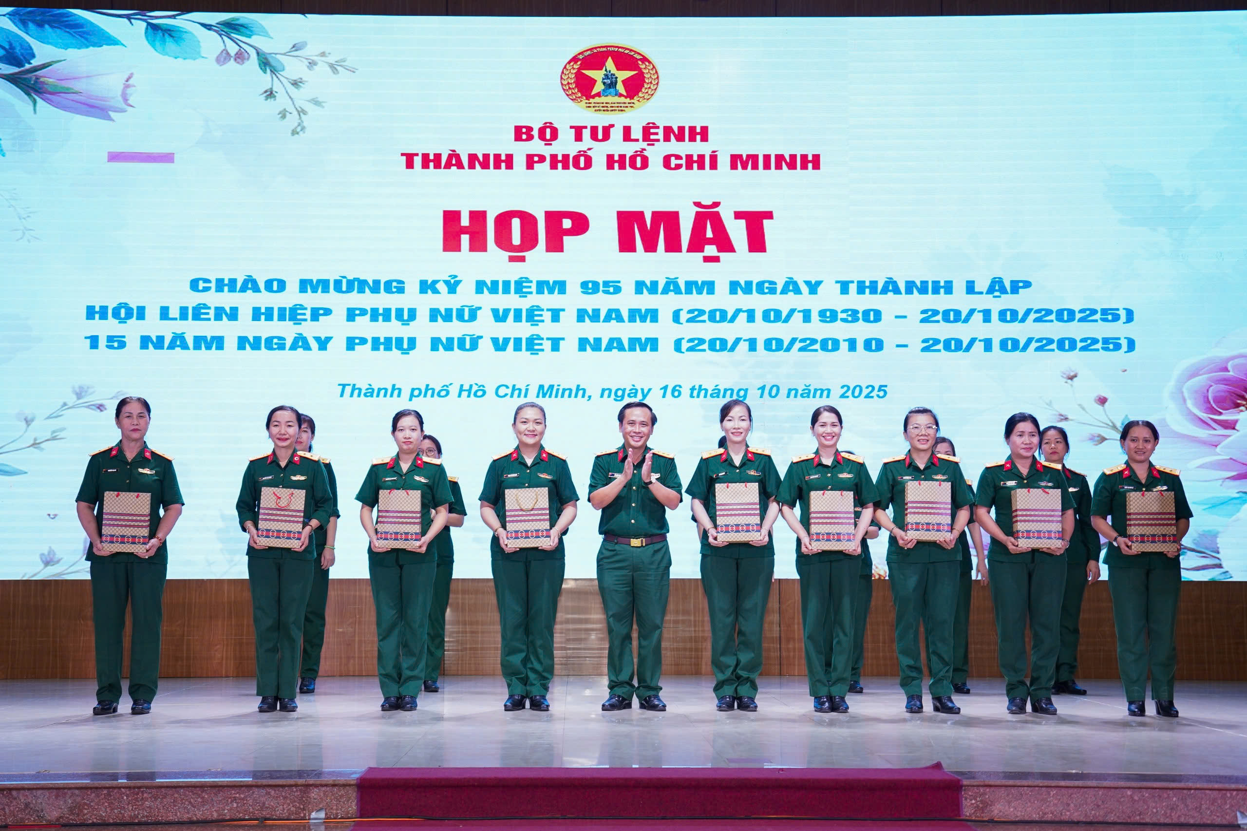 Nhiều hoạt động &yacute; nghĩa của Bộ Tư lệnh TP HCM ch&agrave;o mừng Ng&agrave;y Phụ nữ Việt Nam - Ảnh 12.