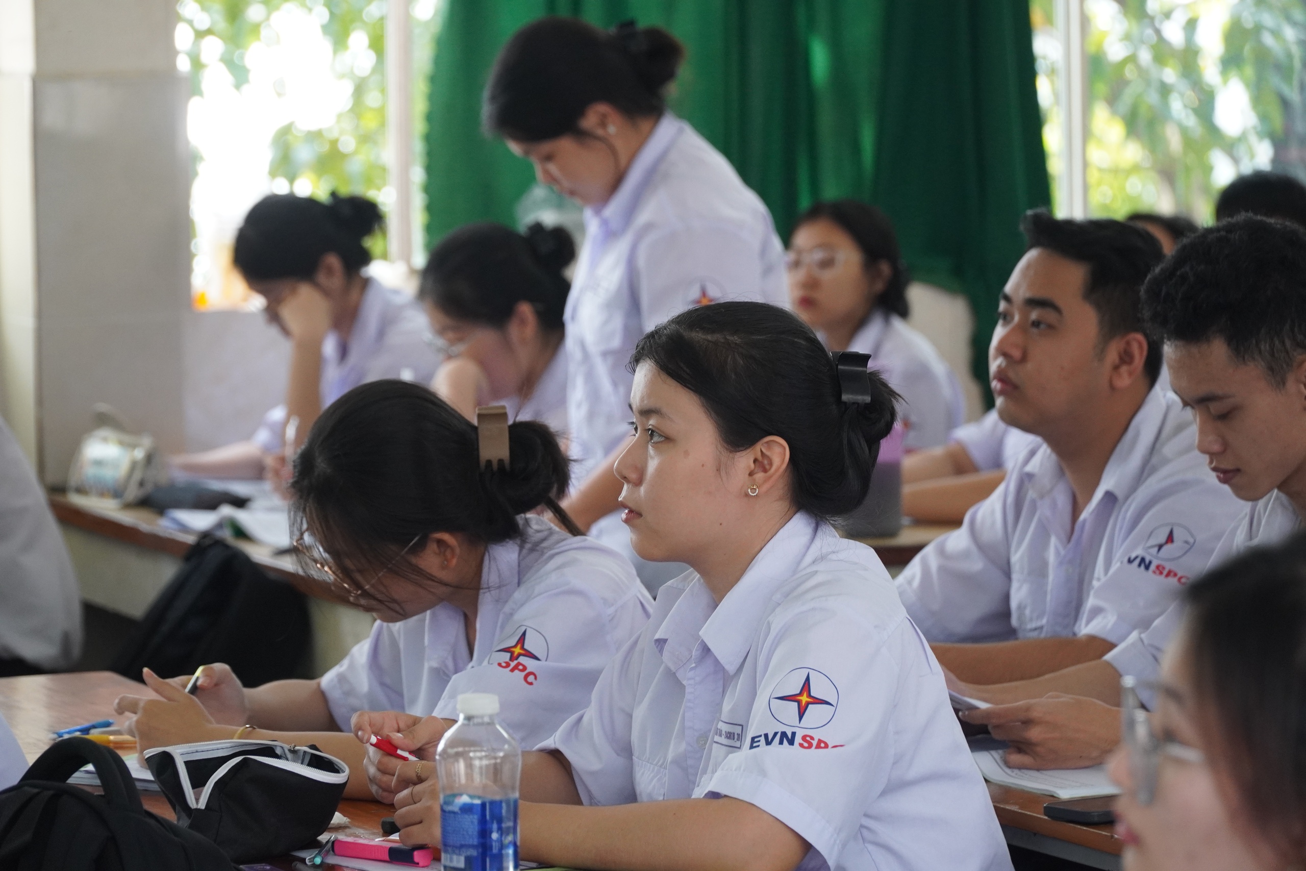 Những b&oacute;ng hồng "tr&oacute;t y&ecirc;u" ng&agrave;nh "phơi nắng"  - Ảnh 7.