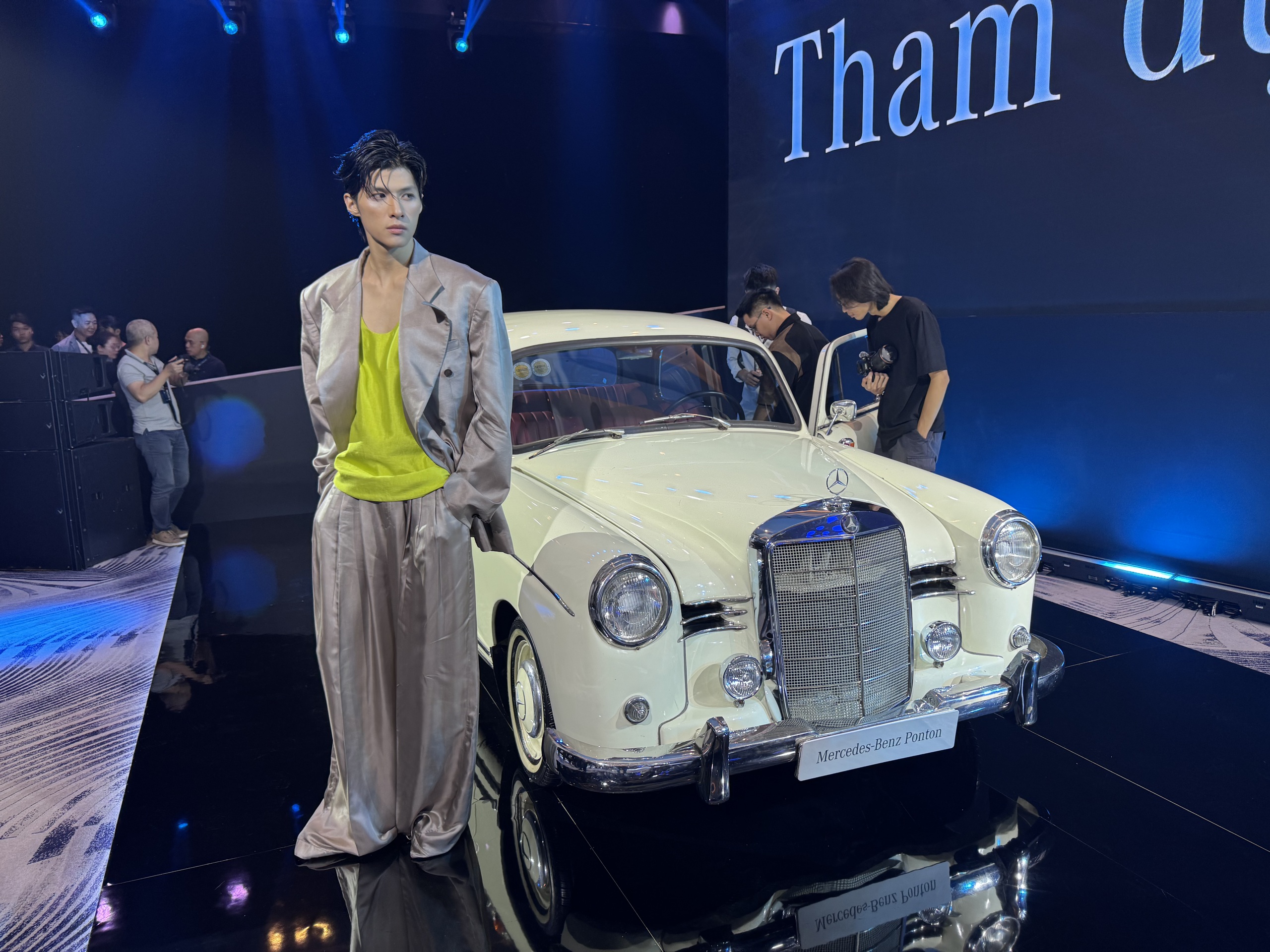 Ngắm d&agrave;n xe cổ Mercedes - Benz tại sự kiện E - Class mới nhất - Ảnh 1.
