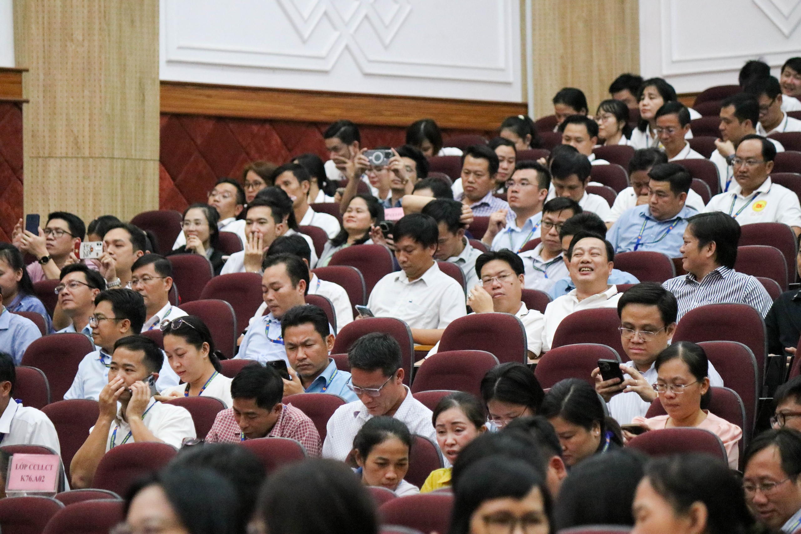 Giao lưu, sinh hoạt ch&iacute;nh trị, văn h&oacute;a với đo&agrave;n phim Mưa đỏ  - Ảnh 3.