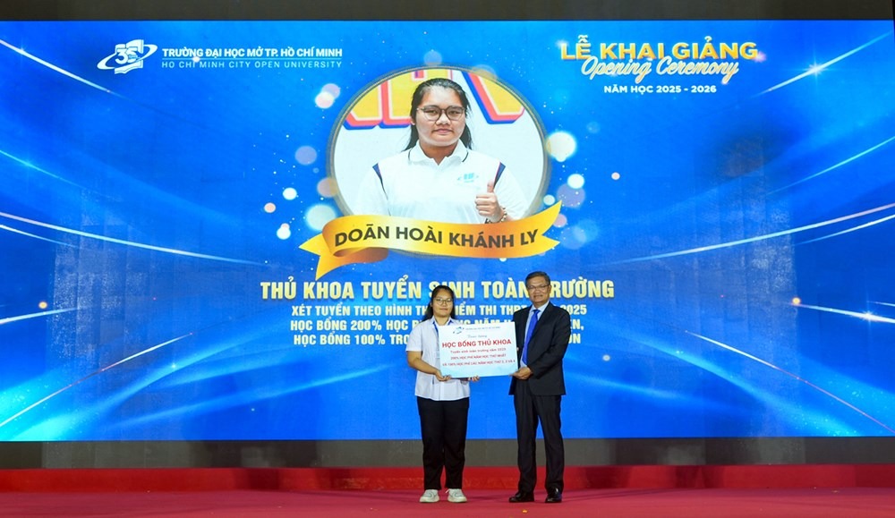 Học vi&ecirc;n trung t&acirc;m gi&aacute;o dục thường xuy&ecirc;n "ẵm" học bổng thủ khoa 200% của trường đại học - Ảnh 1.