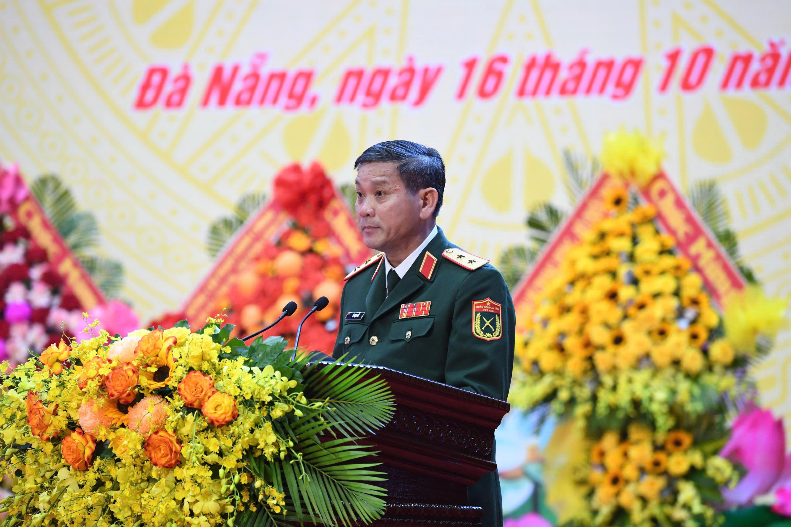 Thủ tướng Phạm Minh Ch&iacute;nh dự lễ kỷ niệm 80 năm Lực lượng vũ trang Qu&acirc;n khu 5 - Ảnh 4.