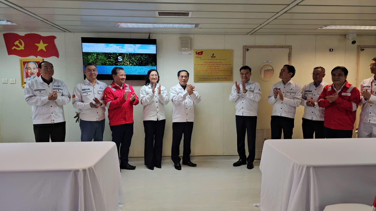 PV Drilling tops targets early, stock eyes strong gains - Ảnh 3.