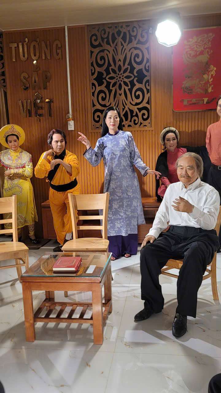 Bạch Long, Trịnh Kim Chi x&uacute;c động khi lam phim "Sau c&aacute;nh m&agrave;n nhung" - Ảnh 5.