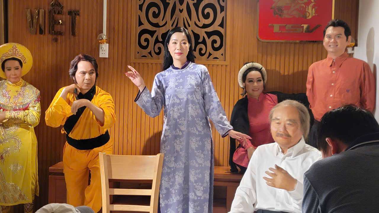 Bạch Long, Trịnh Kim Chi x&uacute;c động khi lam phim "Sau c&aacute;nh m&agrave;n nhung" - Ảnh 3.