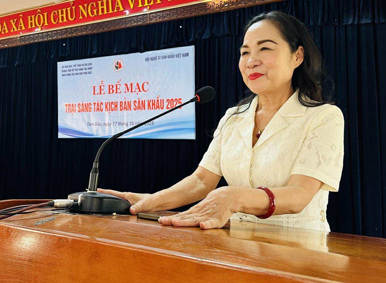 NSND Trịnh Th&uacute;y M&ugrave;i đ&aacute;nh gi&aacute; cao chất lượng Trại s&aacute;ng t&aacute;c s&acirc;n khấu Tam Đảo 2025 - Ảnh 2.