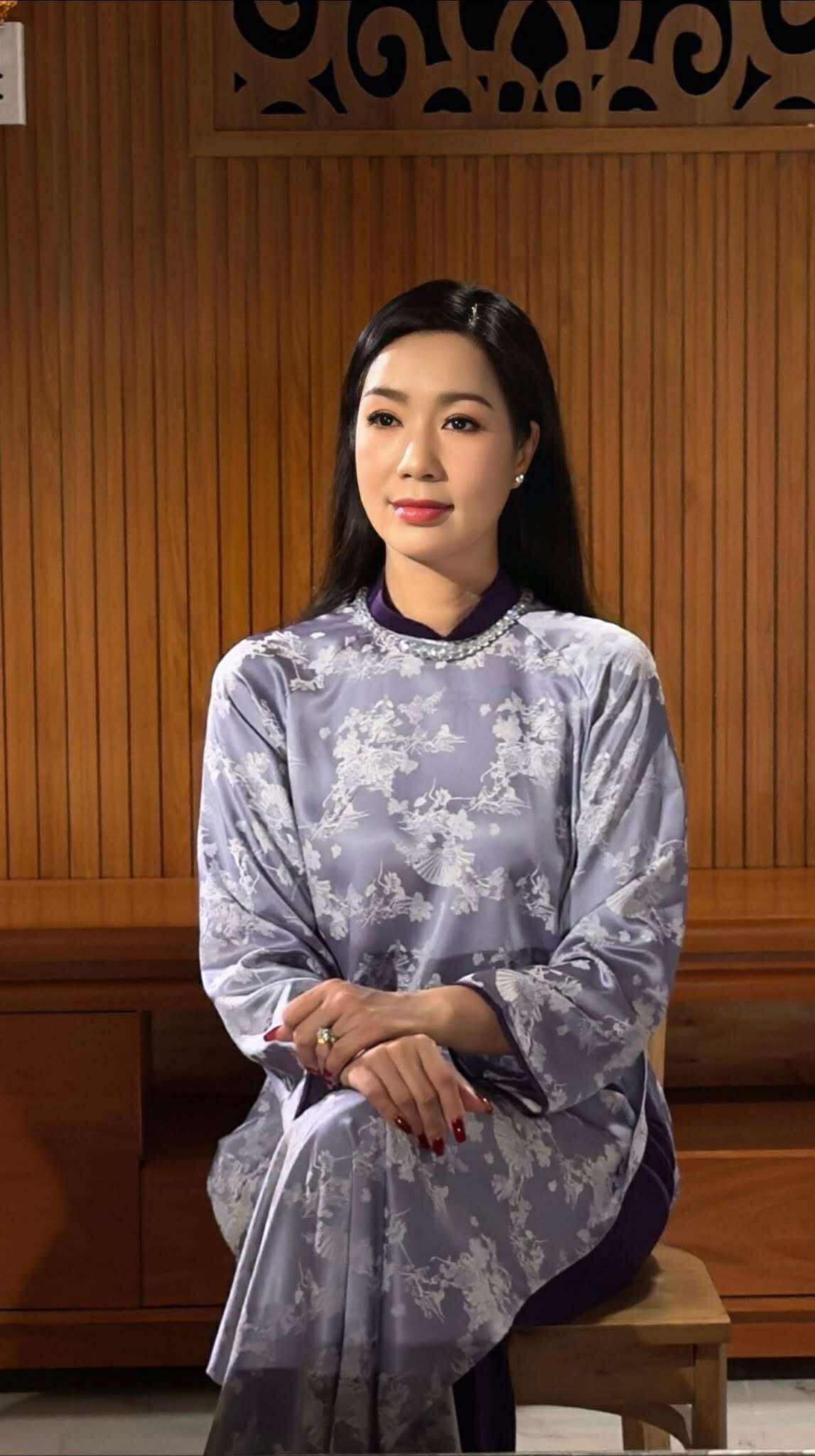 Bạch Long, Trịnh Kim Chi x&uacute;c động khi lam phim "Sau c&aacute;nh m&agrave;n nhung" - Ảnh 2.