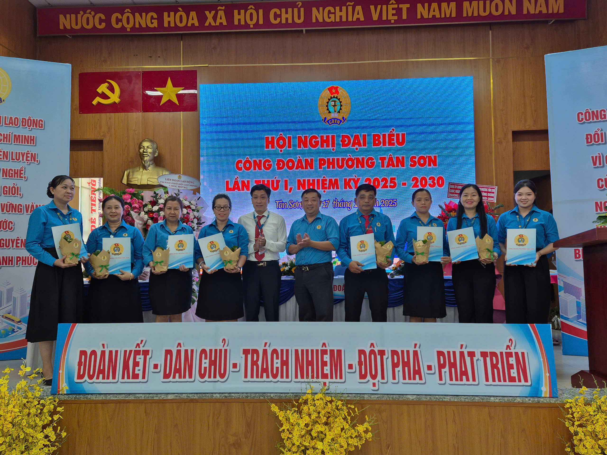 C&ocirc;ng đo&agrave;n phường T&acirc;n Sơn: X&acirc;y dựng tổ chức C&ocirc;ng đo&agrave;n vững mạnh to&agrave;n diện - Ảnh 2.