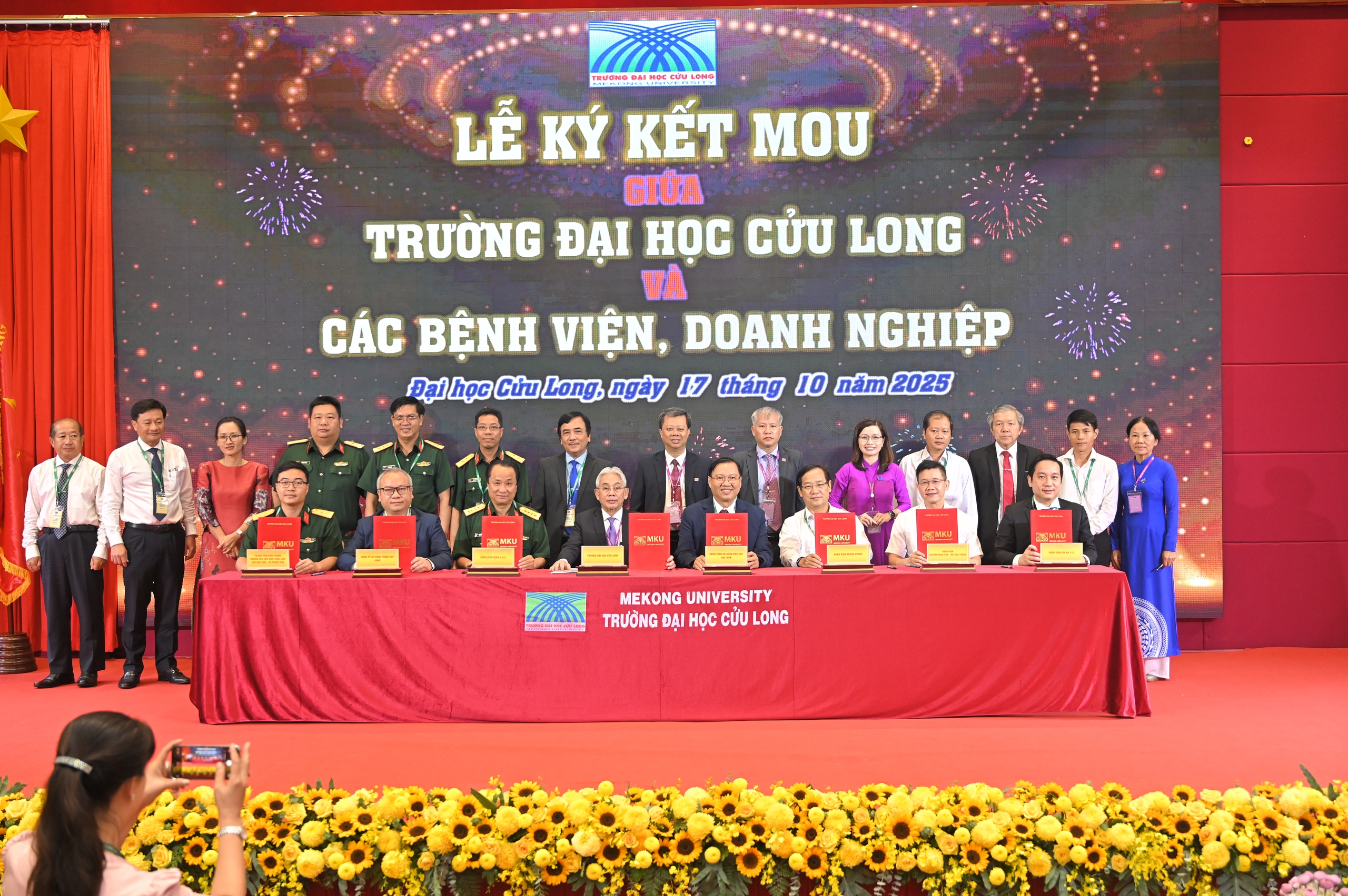 500 nh&agrave; khoa học v&agrave; 2.000 đại biểu tham dự hội thảo khoa học do Trường ĐH Cửu Long tổ chức - Ảnh 8.