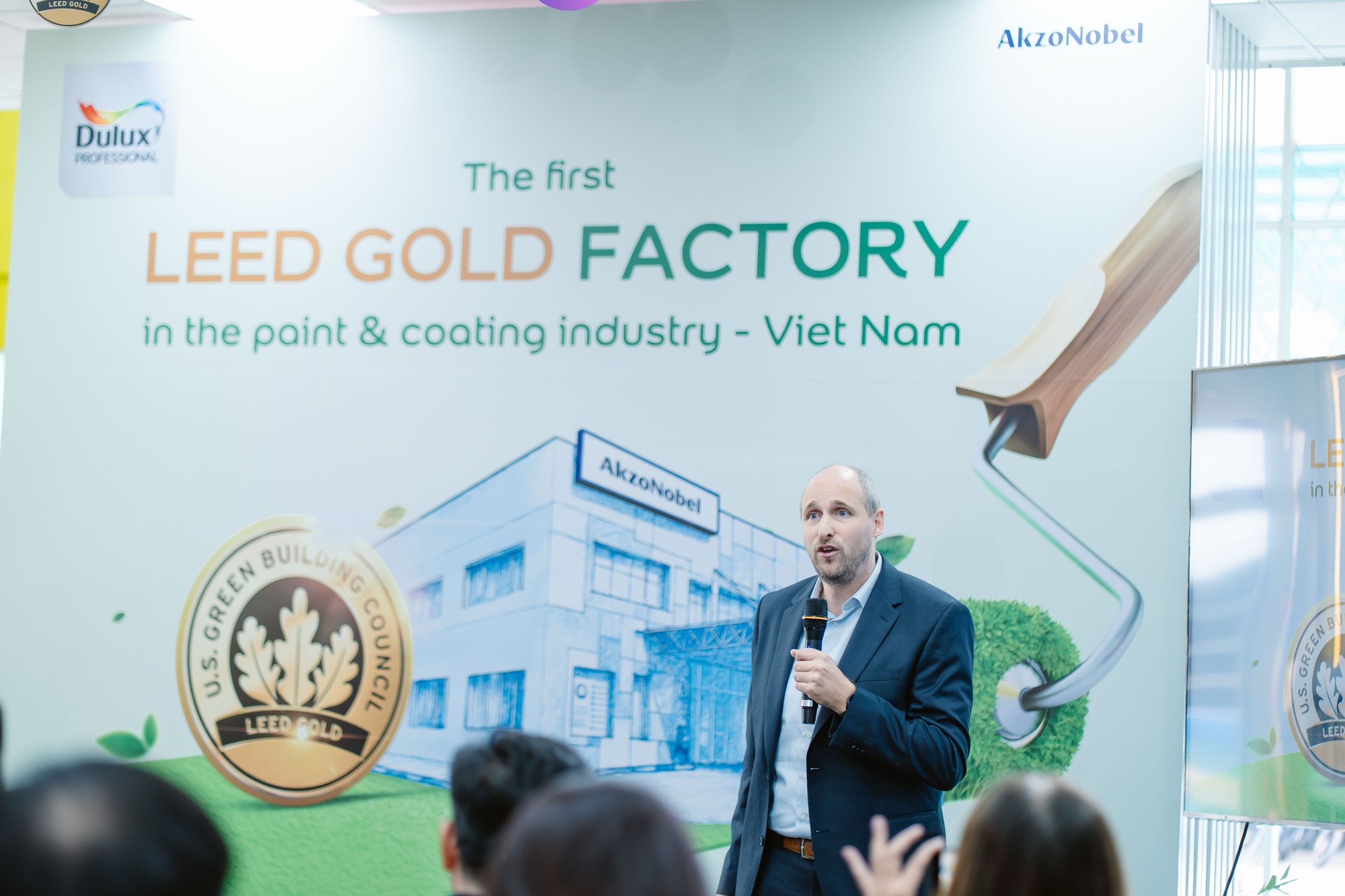 Nh&agrave; m&aacute;y AkzoNobel (B&igrave;nh Dương) nhận chứng chỉ LEED Gold từ Hội đồng C&ocirc;ng tr&igrave;nh Xanh Hoa Kỳ - Ảnh 2.