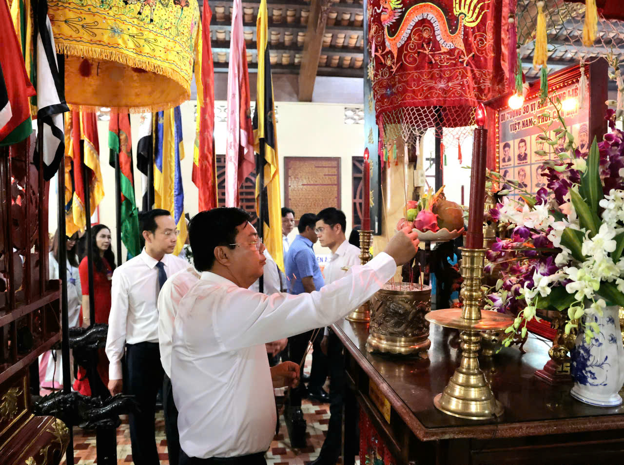 Nguyên Thủ tướng Nguyễn Tấn Dũng về dự lễ hội Nguyễn Trung Trực - Ảnh 4.