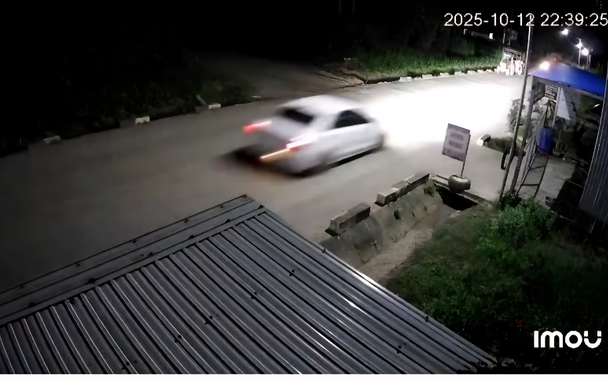 Công an yêu cầu tài xế xe con trong vụ tai nạn chết người ra trình diện