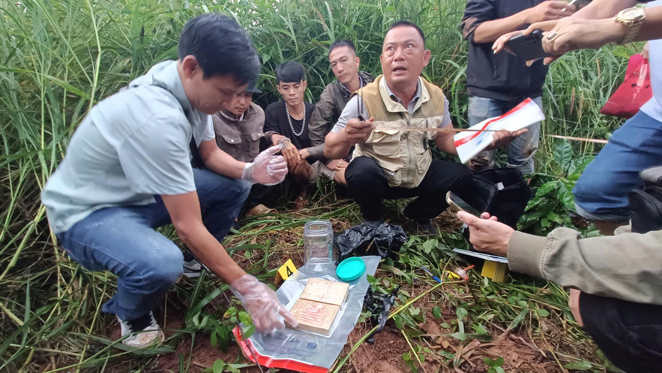 Bắt giữ đối tượng mua bán Heroin 450 triệu đồng tại Đắk Lắk - Ảnh 1.