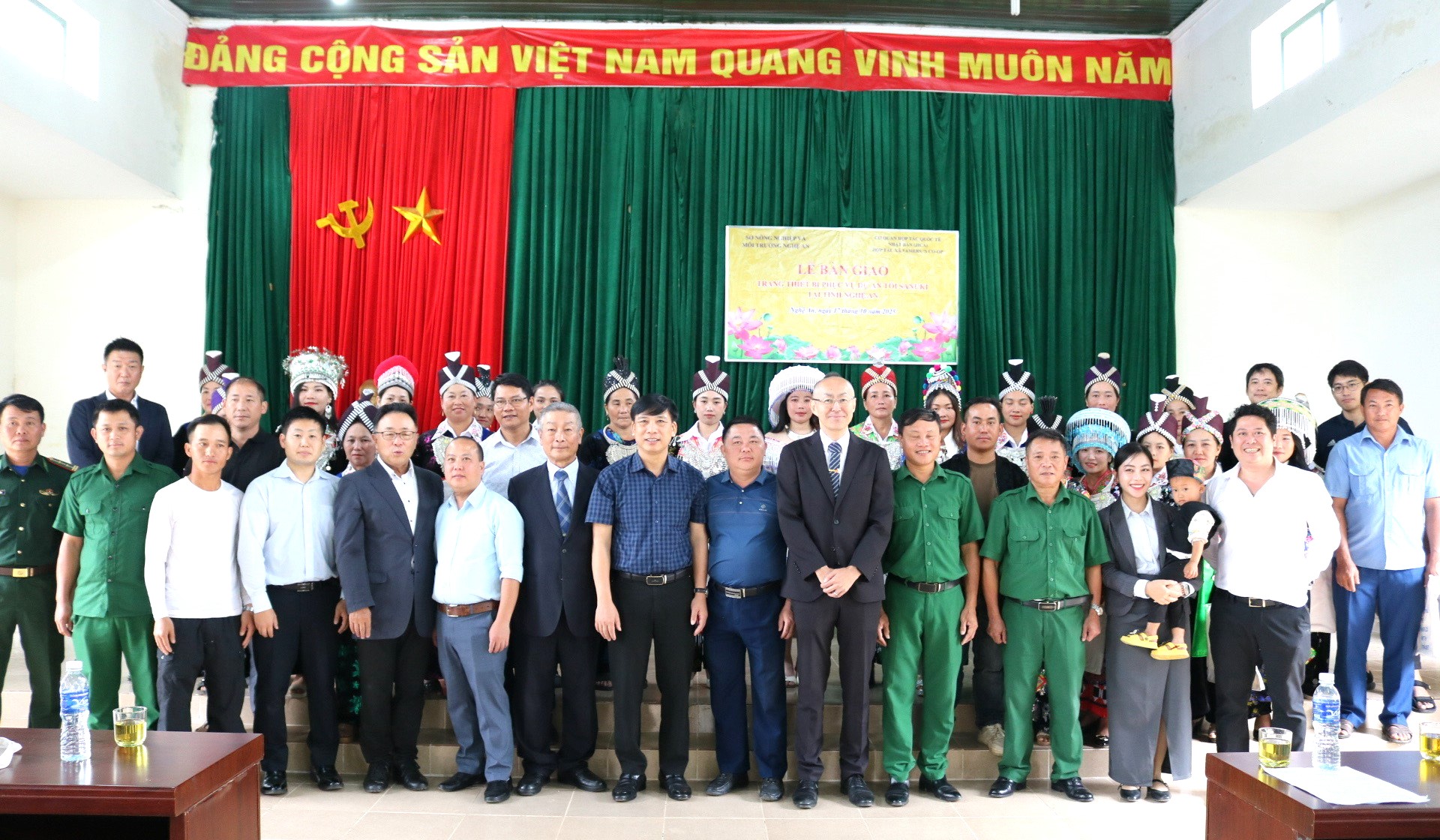 JICA chuyển giao kỹ thuật, thiết bị trồng tỏi cao cấp của Nhật Bản cho xã người Mông ở Nghệ An - Ảnh 9.