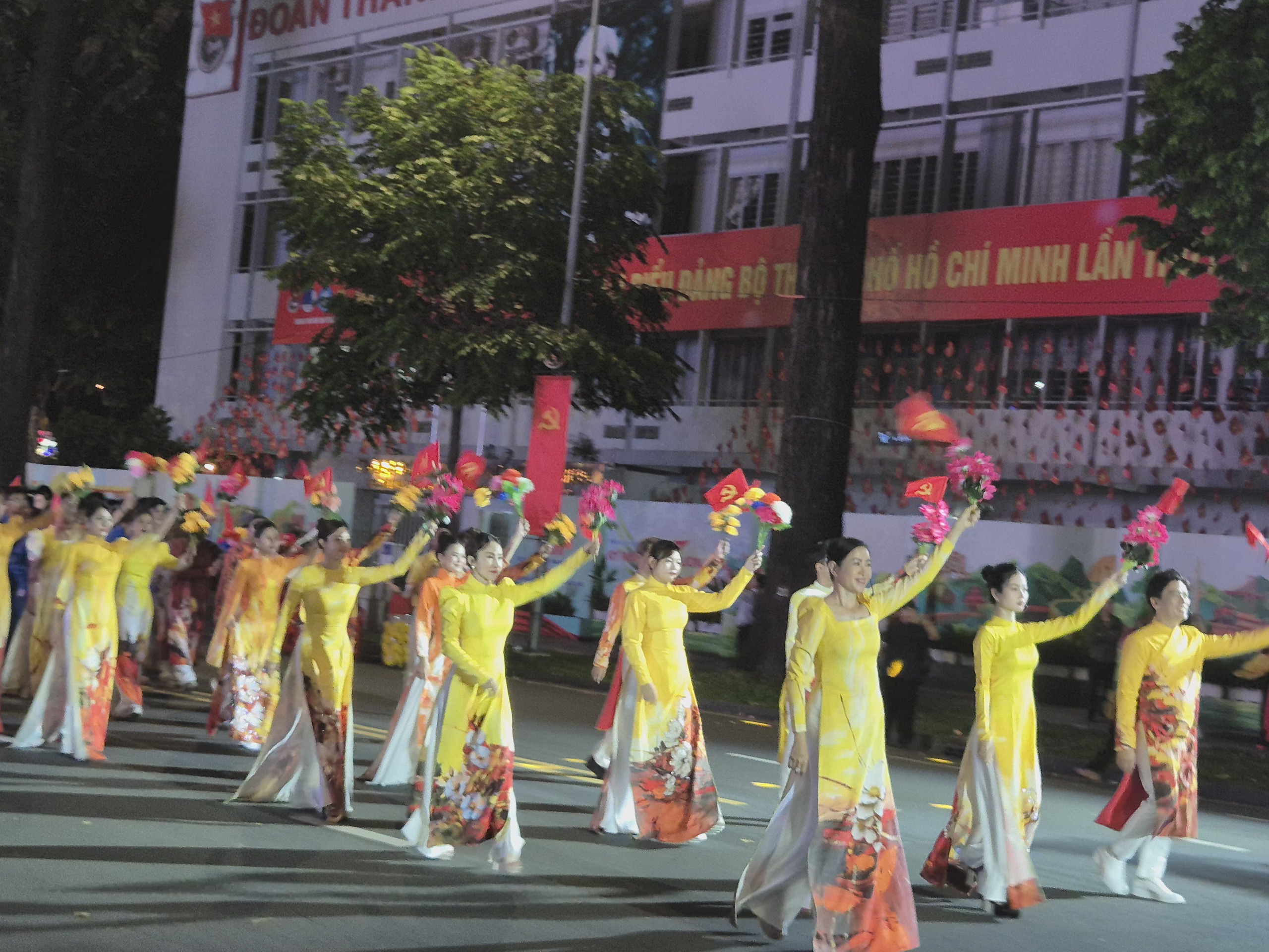 NSND Tạ Minh T&acirc;m, NSƯT Phi Điểu, NSƯT C&ocirc;ng Ninh&hellip; c&ugrave;ng tụ họp khai hội - Ảnh 4.