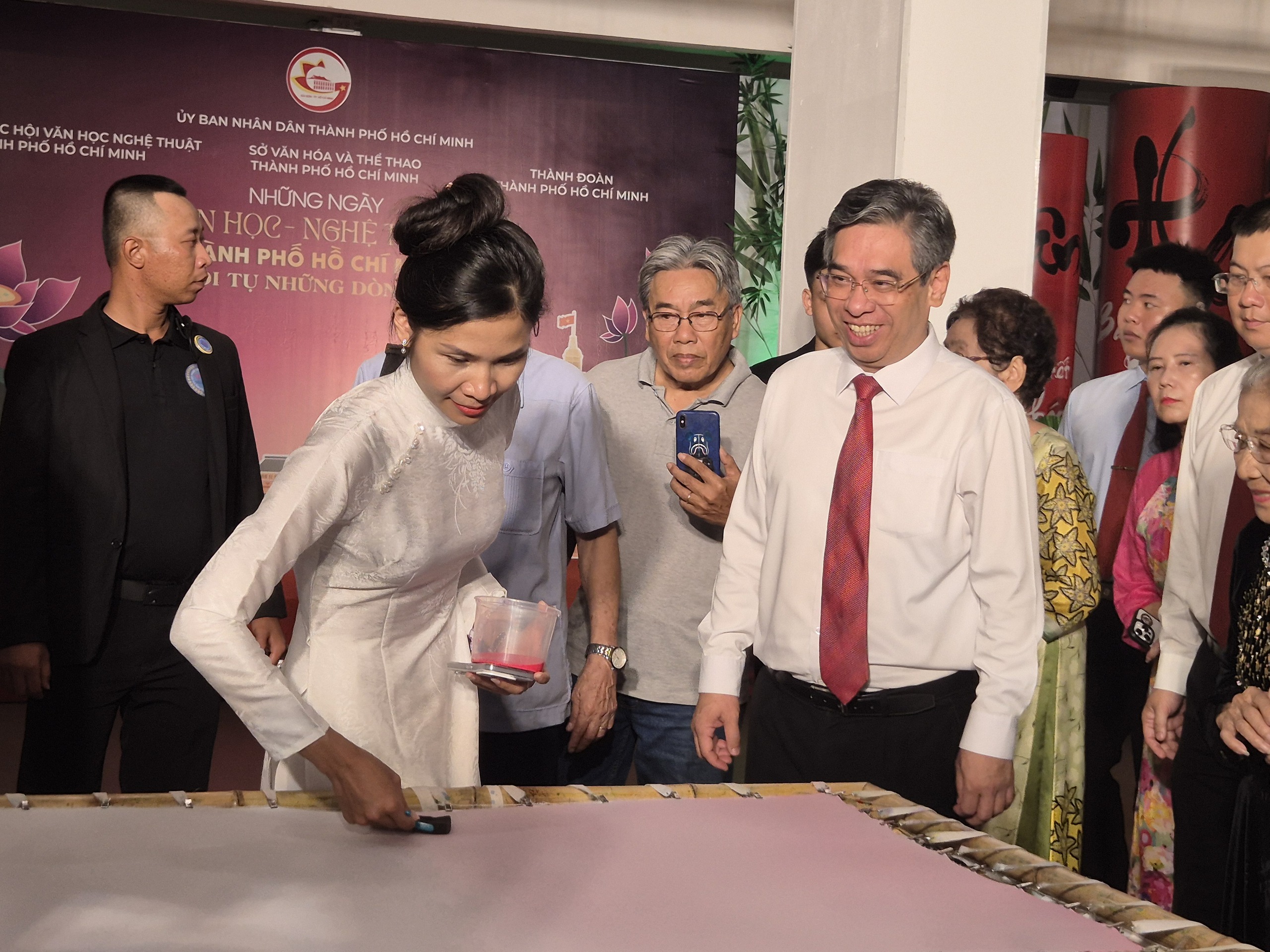 NSND Tạ Minh T&acirc;m, NSƯT Phi Điểu, NSƯT C&ocirc;ng Ninh&hellip; c&ugrave;ng tụ họp khai hội - Ảnh 9.