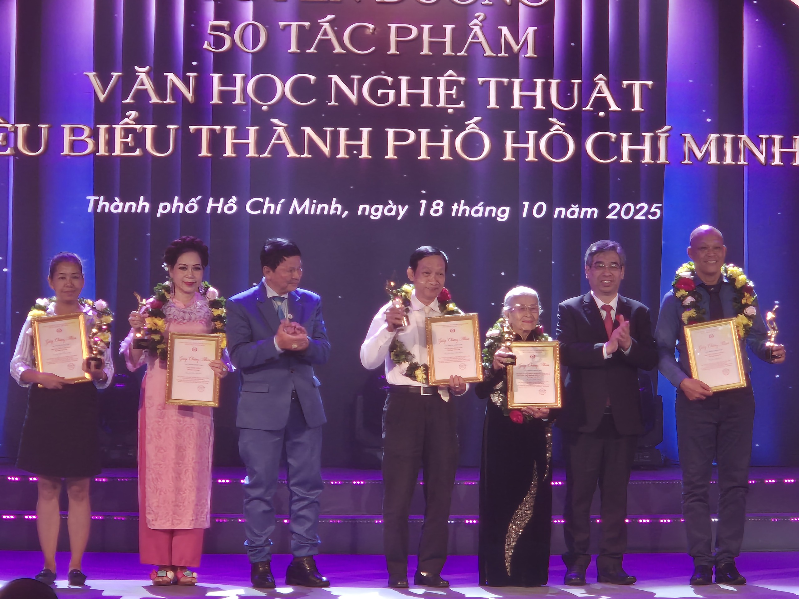 NSND Tạ Minh T&acirc;m, NSƯT Phi Điểu, NSƯT C&ocirc;ng Ninh&hellip; c&ugrave;ng tụ họp khai hội - Ảnh 21.