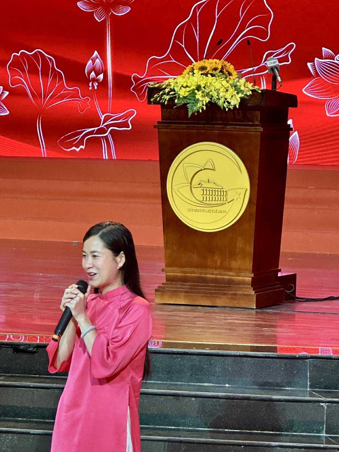 Đan Trường, L&acirc;m Vỹ Dạ v&agrave; nhiều nghệ sĩ x&uacute;c động tham dự sự kiện lớn về văn học - nghệ thuật TP HCM - Ảnh 3.