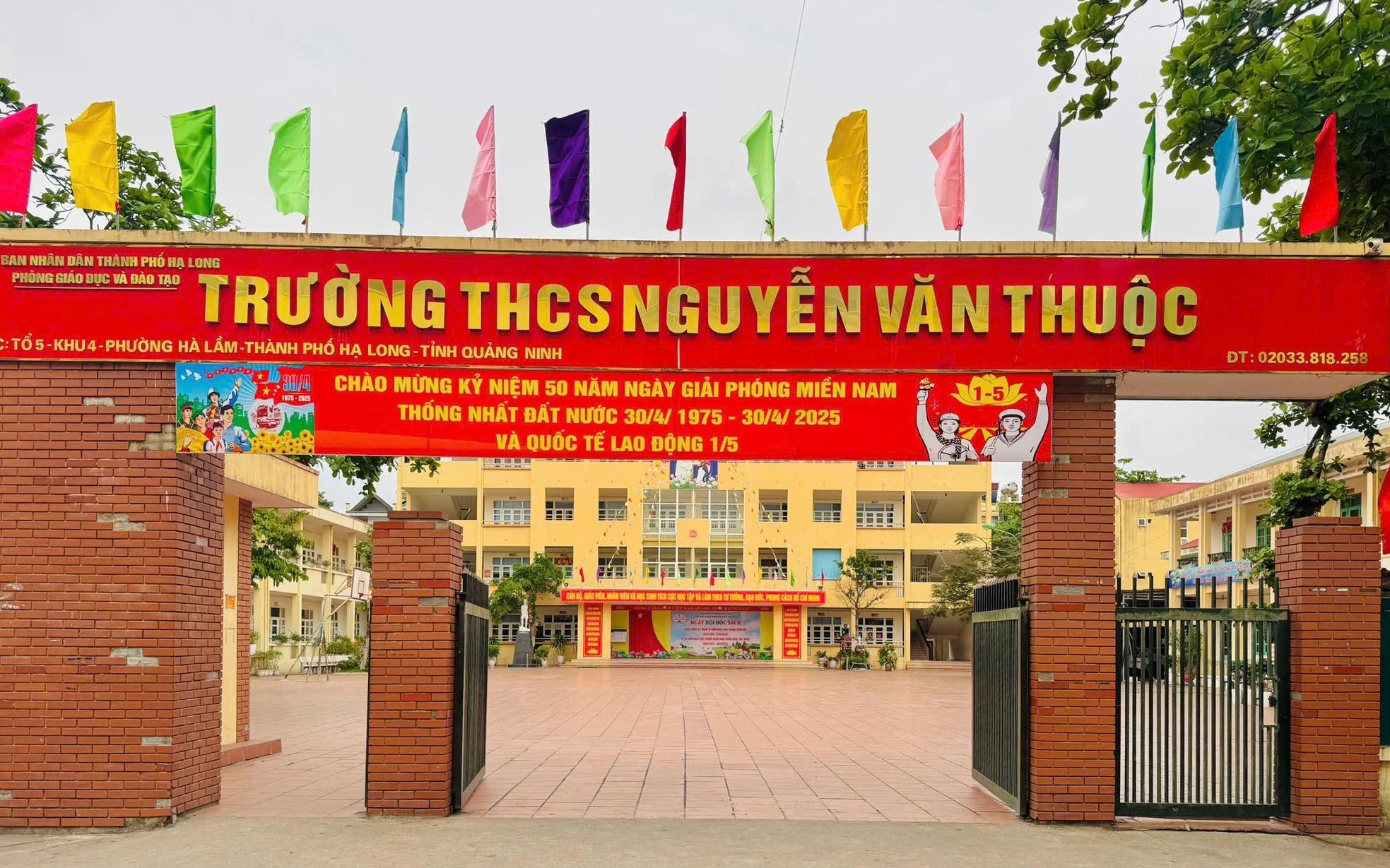 Hiệu trưởng bị "tố" chỉ đạo sửa điểm từ yếu lên giỏi cho con cán bộ phường